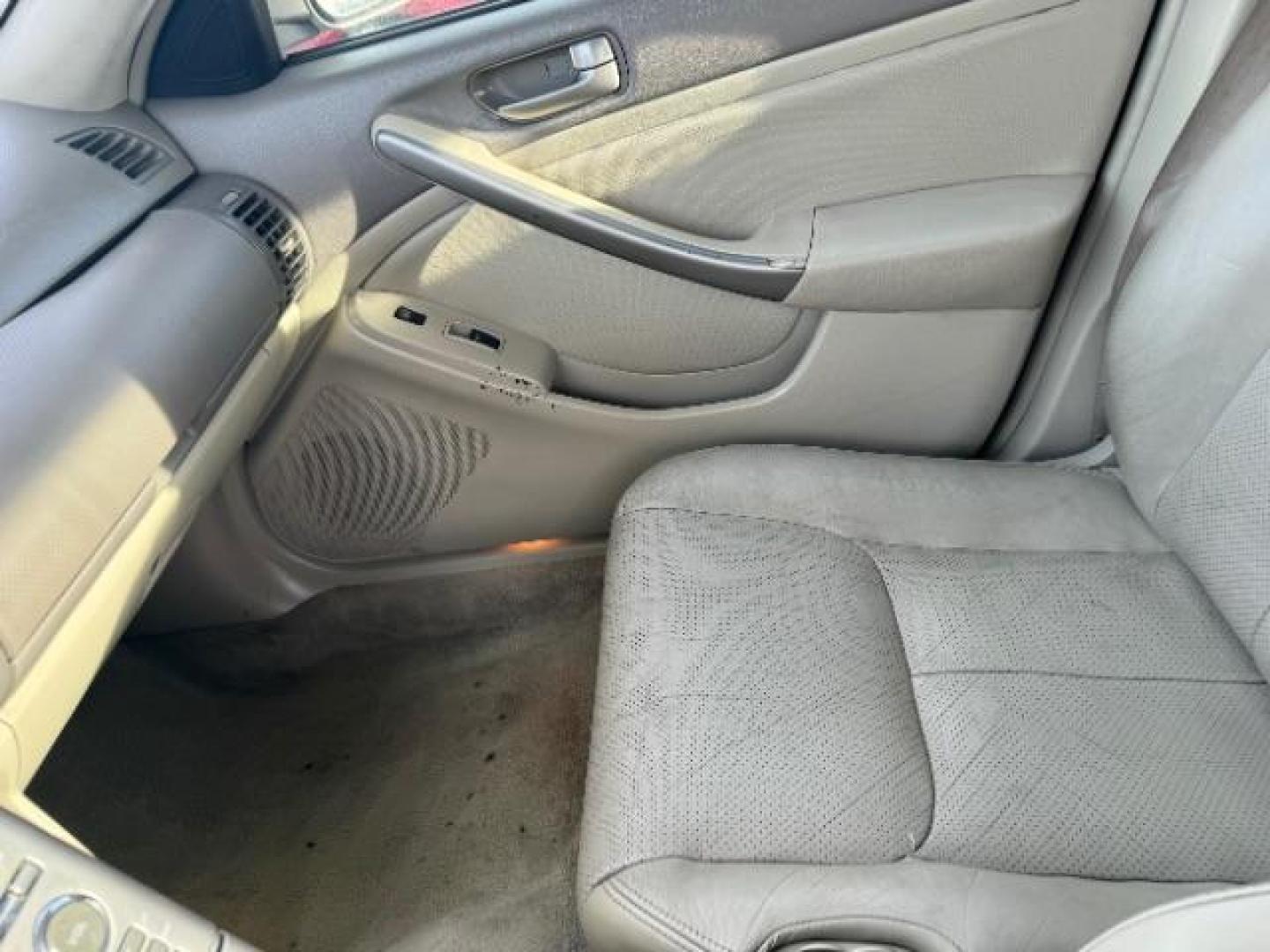 2004 Desert Platinum /Willow Cloth Interio Infiniti G35 Sedan (JNKCV51EX4M) with an 3.5L V6 DOHC 24V engine, 5-Speed Automatic transmission, located at 1865 East Red Hills Pkwy, St. George, 84770, (435) 628-0023, 37.120850, -113.543640 - Photo#8