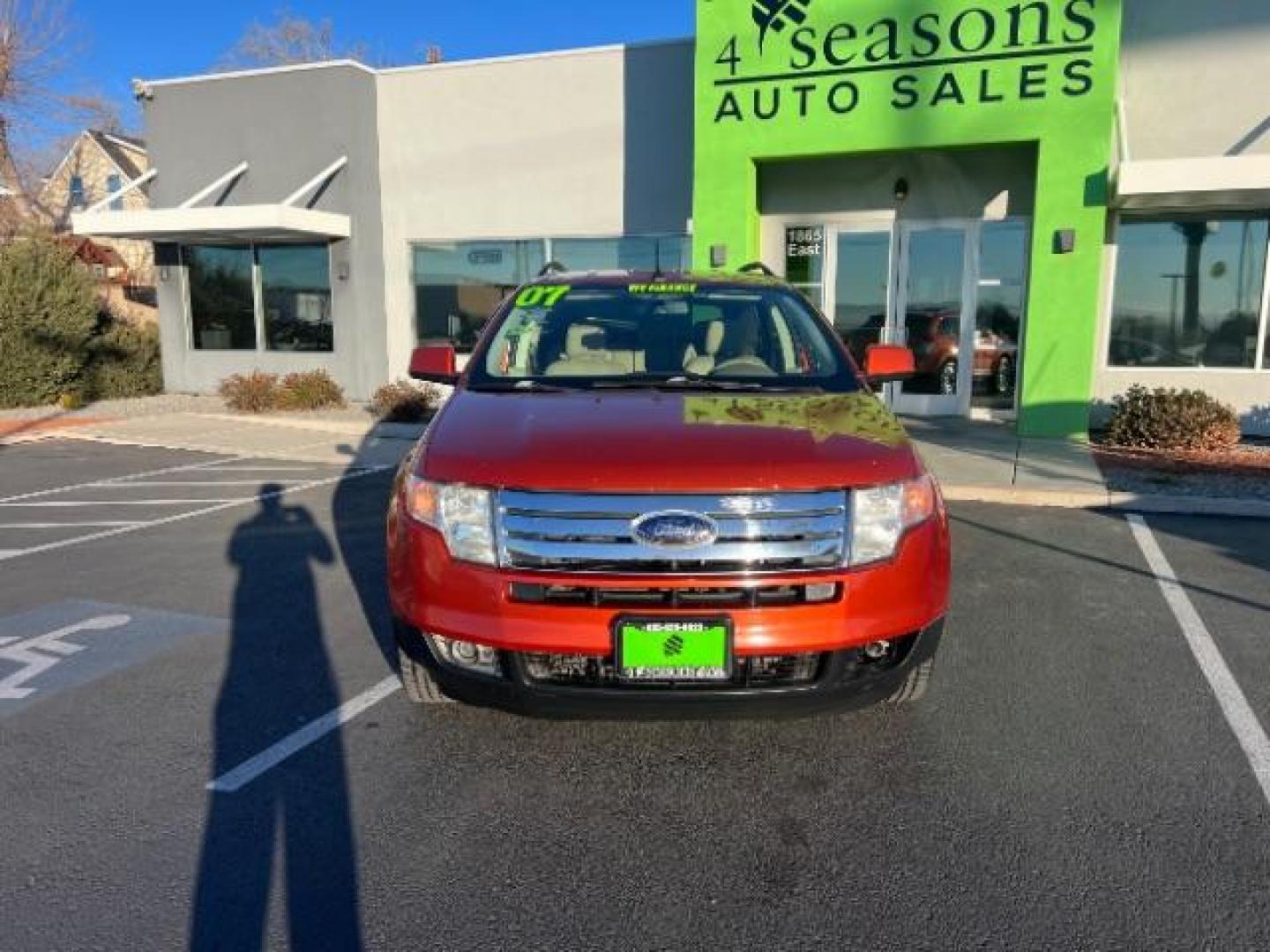 2007 Blazing Copper Metallic /Camel Leather Interior Ford Edge SEL FWD (2FMDK38C27B) with an 3.5L V6 DOHC 24V engine, 6-Speed Automatic transmission, located at 1865 East Red Hills Pkwy, St. George, 84770, (435) 628-0023, 37.120850, -113.543640 - We specialize in helping ALL people get the best financing available. No matter your credit score, good, bad or none we can get you an amazing rate. Had a bankruptcy, divorce, or repossessions? We give you the green light to get your credit back on the road. Low down and affordable payments that fit - Photo#1