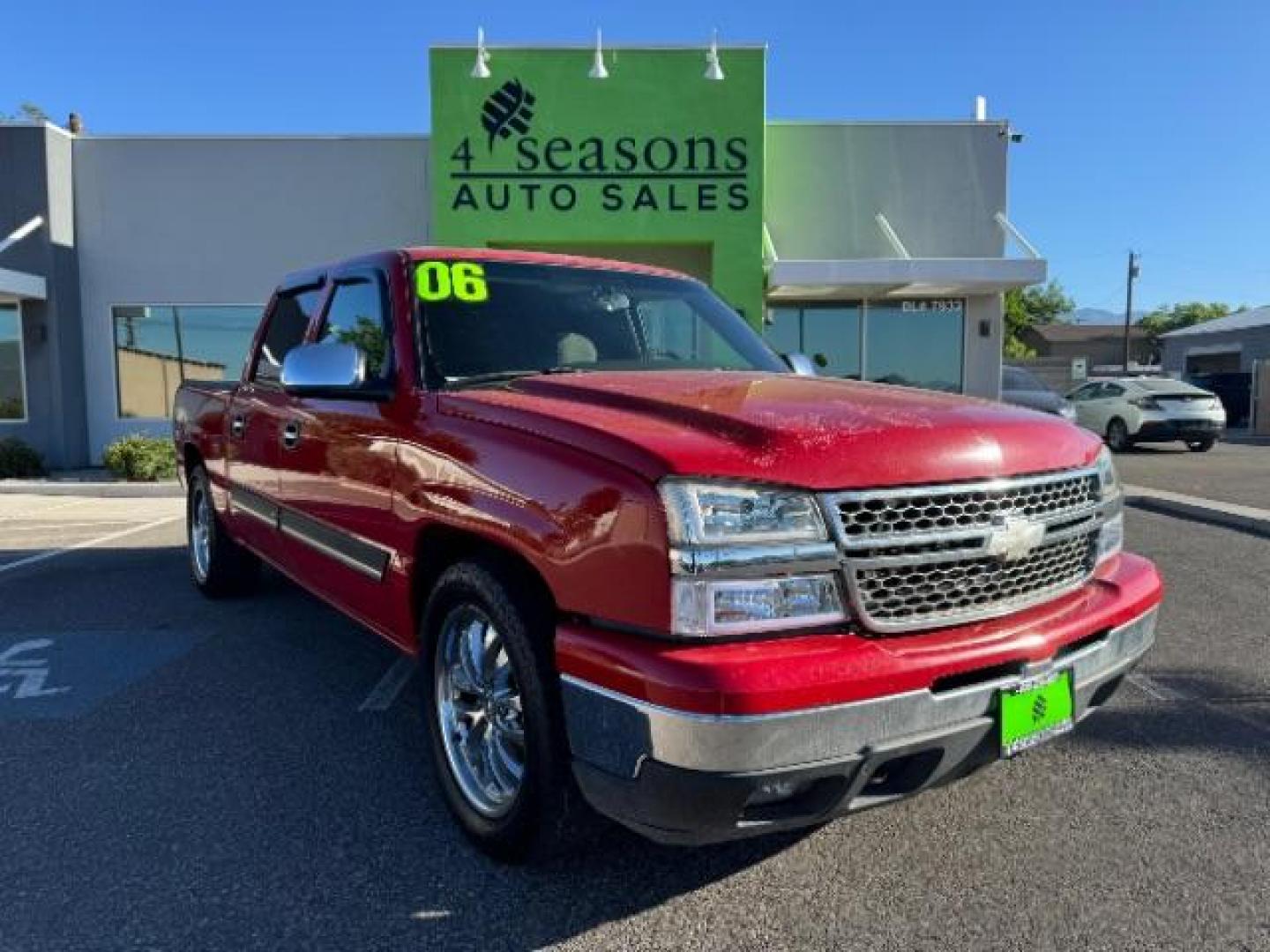 2006 Victory Red /Dark Charcoal Cloth Interior Chevrolet Silverado 1500 LS2 Crew Cab 2WD (2GCEC13V861) with an 4.8L V8 OHV 16V engine, 4-Speed Automatic transmission, located at 1865 East Red Hills Pkwy, St. George, 84770, (435) 628-0023, 37.120850, -113.543640 - We specialize in helping ALL people get the best financing available. No matter your credit score, good, bad or none we can get you an amazing rate. Had a bankruptcy, divorce, or repossessions? We give you the green light to get your credit back on the road. Low down and affordable payments that fit - Photo#0