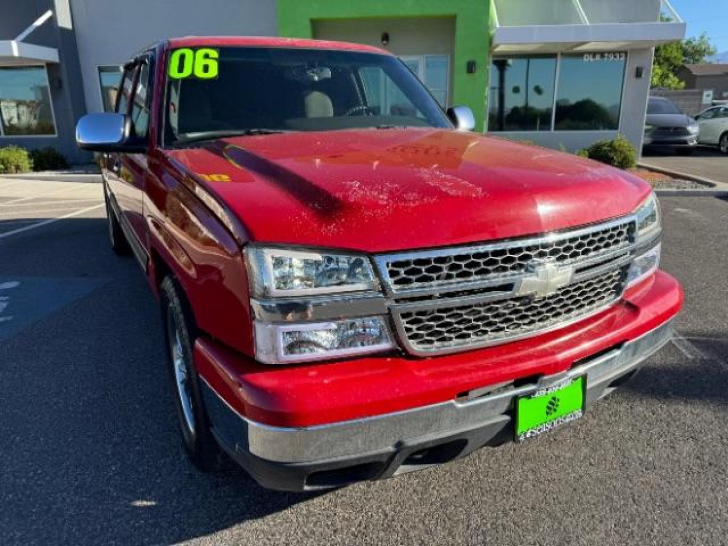 2006 Victory Red /Dark Charcoal Cloth Interior Chevrolet Silverado 1500 LS2 Crew Cab 2WD (2GCEC13V861) with an 4.8L V8 OHV 16V engine, 4-Speed Automatic transmission, located at 1865 East Red Hills Pkwy, St. George, 84770, (435) 628-0023, 37.120850, -113.543640 - We specialize in helping ALL people get the best financing available. No matter your credit score, good, bad or none we can get you an amazing rate. Had a bankruptcy, divorce, or repossessions? We give you the green light to get your credit back on the road. Low down and affordable payments that fit - Photo#1