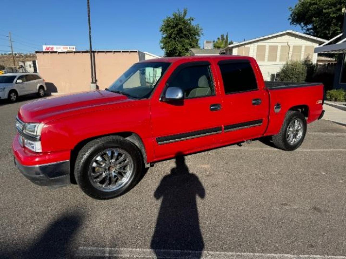 2006 Victory Red /Dark Charcoal Cloth Interior Chevrolet Silverado 1500 LS2 Crew Cab 2WD (2GCEC13V861) with an 4.8L V8 OHV 16V engine, 4-Speed Automatic transmission, located at 1865 East Red Hills Pkwy, St. George, 84770, (435) 628-0023, 37.120850, -113.543640 - We specialize in helping ALL people get the best financing available. No matter your credit score, good, bad or none we can get you an amazing rate. Had a bankruptcy, divorce, or repossessions? We give you the green light to get your credit back on the road. Low down and affordable payments that fit - Photo#4