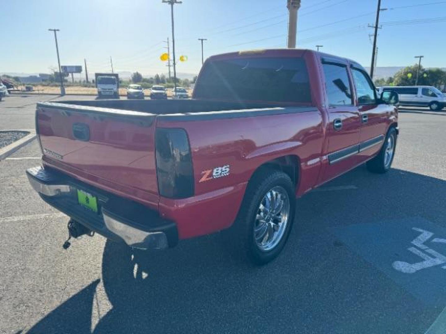 2006 Victory Red /Dark Charcoal Cloth Interior Chevrolet Silverado 1500 LS2 Crew Cab 2WD (2GCEC13V861) with an 4.8L V8 OHV 16V engine, 4-Speed Automatic transmission, located at 1865 East Red Hills Pkwy, St. George, 84770, (435) 628-0023, 37.120850, -113.543640 - We specialize in helping ALL people get the best financing available. No matter your credit score, good, bad or none we can get you an amazing rate. Had a bankruptcy, divorce, or repossessions? We give you the green light to get your credit back on the road. Low down and affordable payments that fit - Photo#8