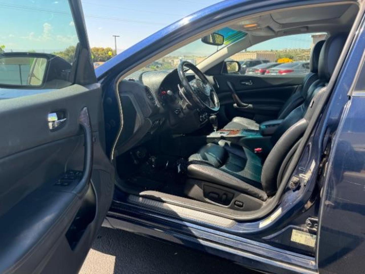 2011 Navy Blue Metallic Nissan Maxima SV (1N4AA5AP8BC) with an 3.5L V6 DOHC 24V engine, Continuously Variabl transmission, located at 940 North Main Street, Cedar City, UT, 84720, (435) 628-0023, 37.692936, -113.061897 - Photo#11