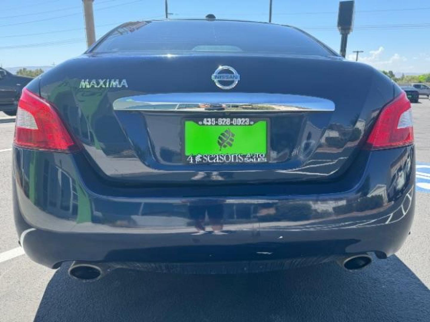 2011 Navy Blue Metallic Nissan Maxima SV (1N4AA5AP8BC) with an 3.5L V6 DOHC 24V engine, Continuously Variabl transmission, located at 940 North Main Street, Cedar City, UT, 84720, (435) 628-0023, 37.692936, -113.061897 - Photo#5