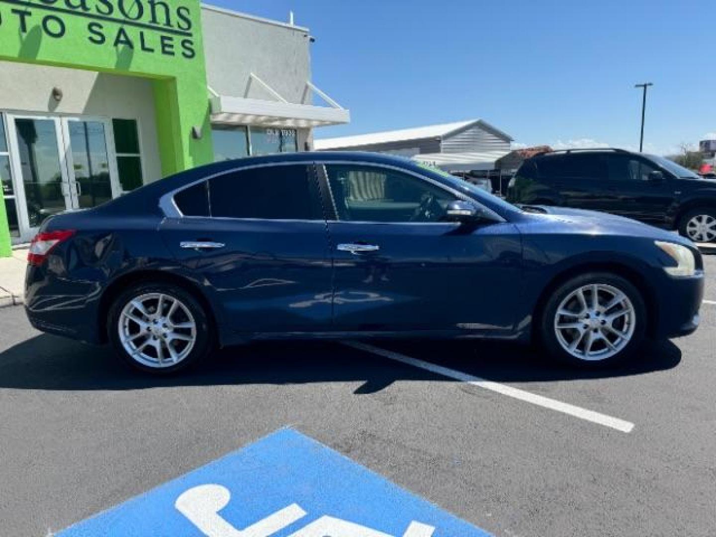 2011 Navy Blue Metallic Nissan Maxima SV (1N4AA5AP8BC) with an 3.5L V6 DOHC 24V engine, Continuously Variabl transmission, located at 940 North Main Street, Cedar City, UT, 84720, (435) 628-0023, 37.692936, -113.061897 - Photo#7