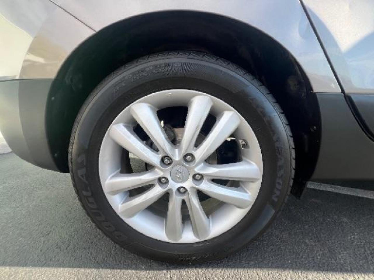 2010 Chai Bronze Metallic /Taupe Leather Interior Hyundai Tucson Limited 2WD (KM8JU3AC8AU) with an 2.4L L4 DOHC 16V engine, 6-Speed Automatic transmission, located at 940 North Main Street, Cedar City, UT, 84720, (435) 628-0023, 37.692936, -113.061897 - We specialize in helping ALL people get the best financing available. No matter your credit score, good, bad or none we can get you an amazing rate. Had a bankruptcy, divorce, or repossessions? We give you the green light to get your credit back on the road. Low down and affordable payments that fit - Photo#11