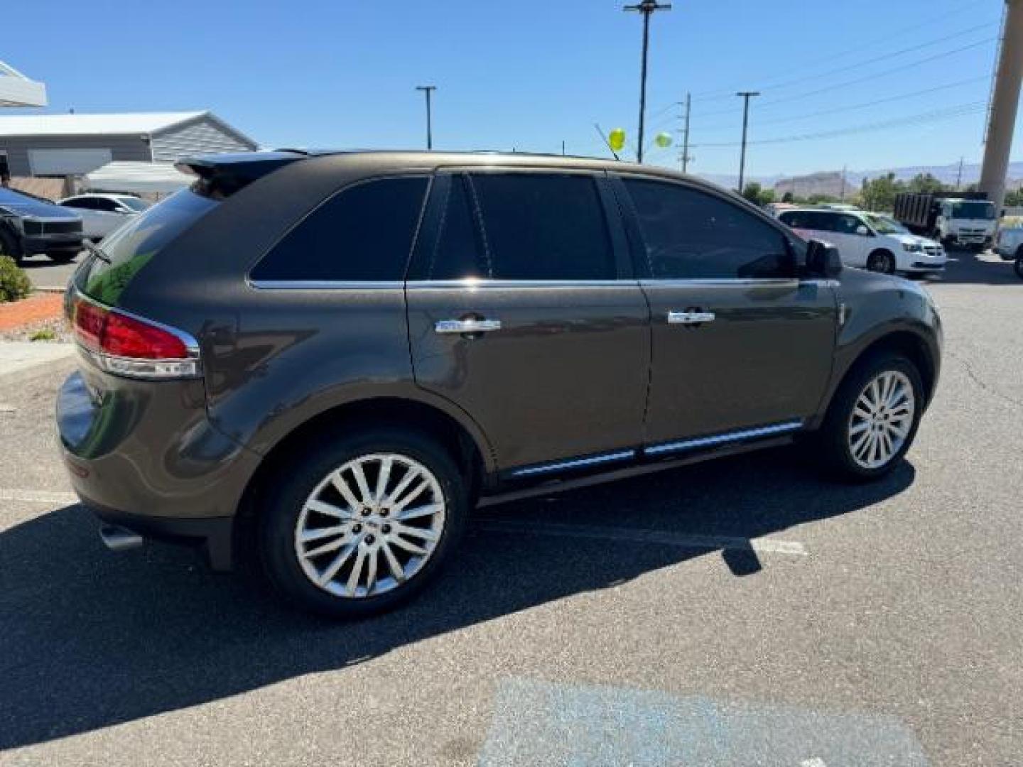 2011 Earth Metallic /Charcoal Black Leather Interior Lincoln MKX FWD (2LMDJ6JK0BB) with an 3.7L V6 DOHC 24V engine, 6-Speed Automatic transmission, located at 940 North Main Street, Cedar City, UT, 84720, (435) 628-0023, 37.692936, -113.061897 - Photo#9