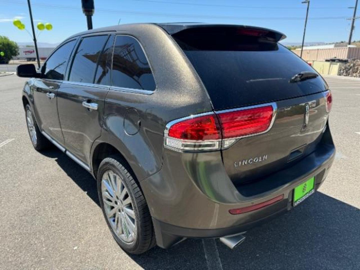 2011 Earth Metallic /Charcoal Black Leather Interior Lincoln MKX FWD (2LMDJ6JK0BB) with an 3.7L V6 DOHC 24V engine, 6-Speed Automatic transmission, located at 940 North Main Street, Cedar City, UT, 84720, (435) 628-0023, 37.692936, -113.061897 - Photo#6