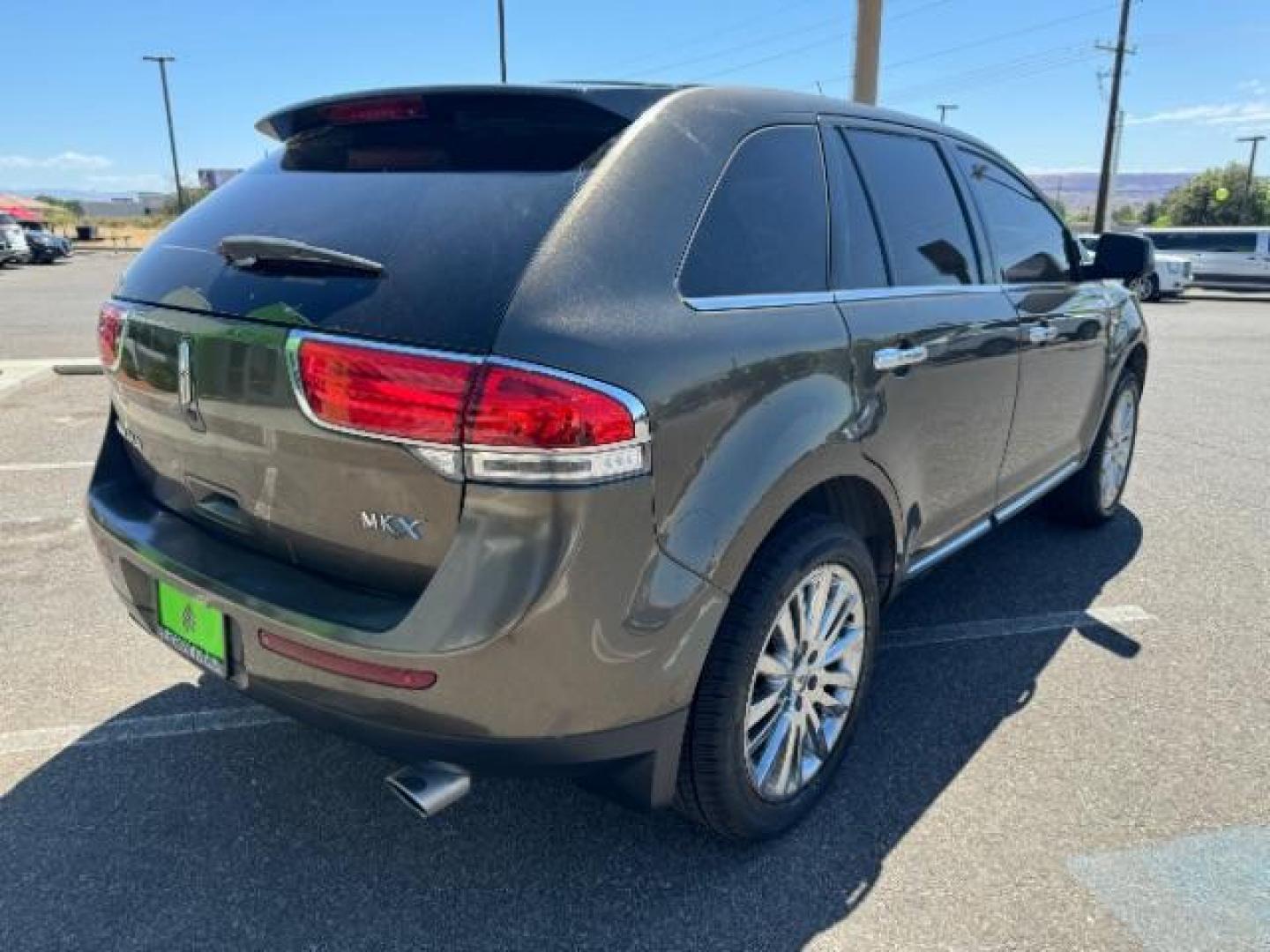 2011 Earth Metallic /Charcoal Black Leather Interior Lincoln MKX FWD (2LMDJ6JK0BB) with an 3.7L V6 DOHC 24V engine, 6-Speed Automatic transmission, located at 940 North Main Street, Cedar City, UT, 84720, (435) 628-0023, 37.692936, -113.061897 - Photo#8