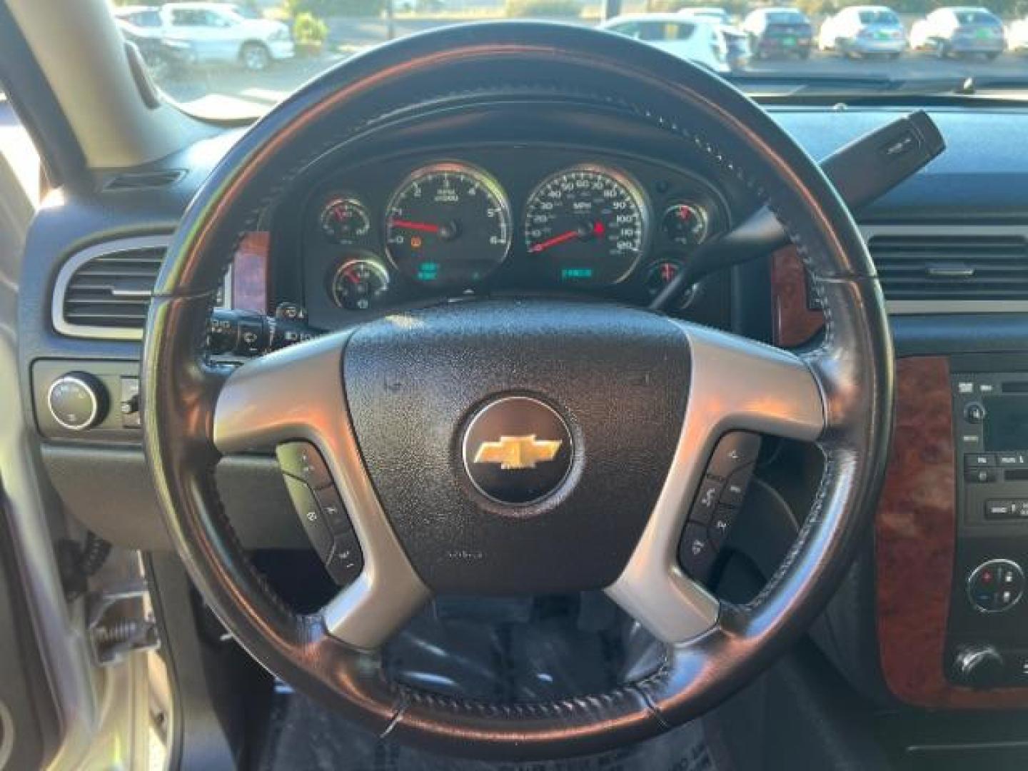 2014 Silver Ice Metallic /Ebony Chevrolet Suburban LT 1500 4WD (1GNSKJE73ER) with an 5.3L V8 OHV 16V FFV engine, 6-Speed Automatic transmission, located at 1865 East Red Hills Pkwy, St. George, 84770, (435) 628-0023, 37.120850, -113.543640 - We specialize in helping ALL people get the best financing available. No matter your credit score, good, bad or none we can get you an amazing rate. Had a bankruptcy, divorce, or repossessions? We give you the green light to get your credit back on the road. Low down and affordable payments that fit - Photo#15