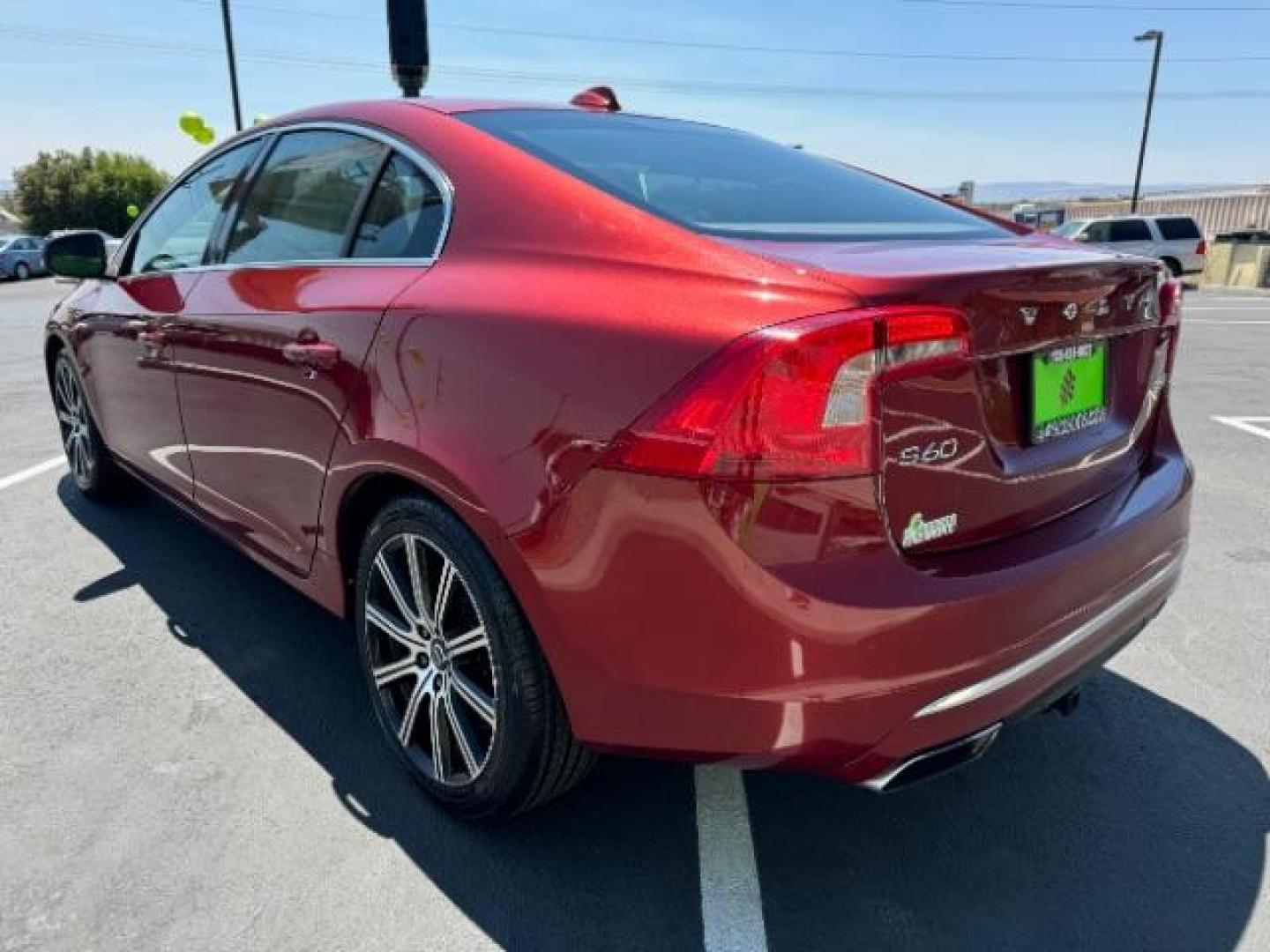 2016 Flamenco Red Metalli /Beechwood/Off-Black, Volvo S60 T5 Inscription Plati (LYV612TM2GB) with an 2.5L L5 DOHC 20V engine, 6-Speed Automatic transmission, located at 1865 East Red Hills Pkwy, St. George, 84770, (435) 628-0023, 37.120850, -113.543640 - We specialize in helping ALL people get the best financing available. No matter your credit score, good, bad or none we can get you an amazing rate. Had a bankruptcy, divorce, or repossessions? We give you the green light to get your credit back on the road. Low down and affordable payments that fit - Photo#4