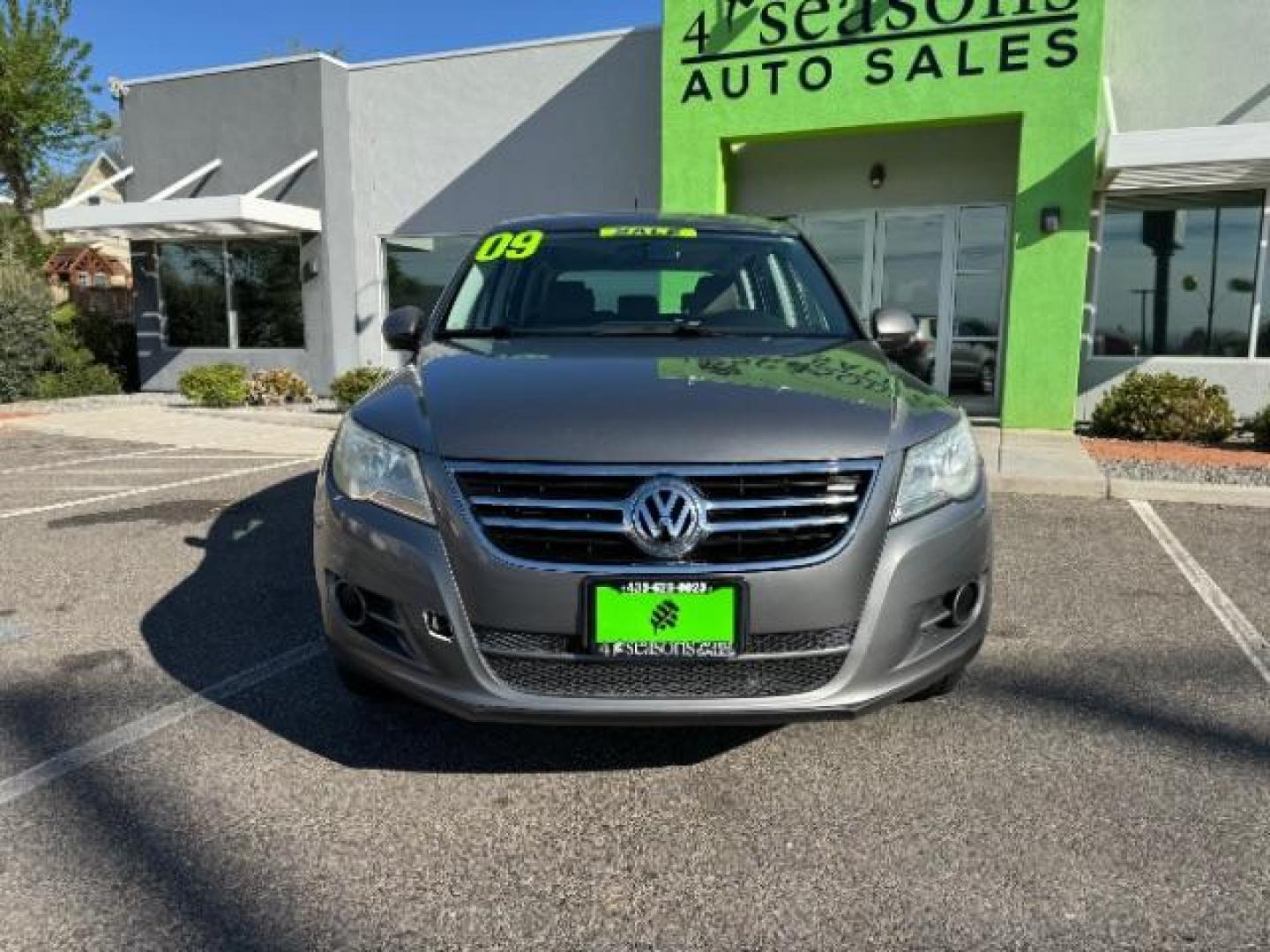 2009 Reflex Silver Metall /Charcoal Cloth Inter Volkswagen Tiguan SE (WVGAV75N39W) with an 2.0L L4 DOHC 16V TUR engine, 6-Speed Automatic transmission, located at 1865 East Red Hills Pkwy, St. George, 84770, (435) 628-0023, 37.120850, -113.543640 - Photo#1