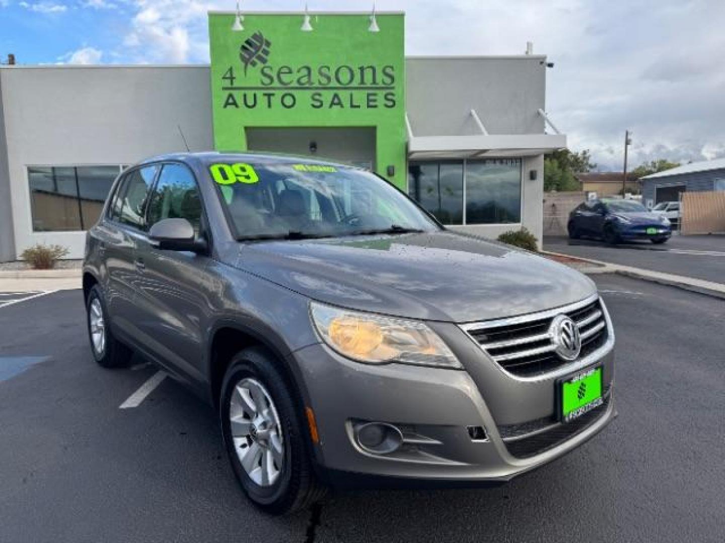 2009 Reflex Silver Metallic /Charcoal Cloth Inter Volkswagen Tiguan SE (WVGAV75N39W) with an 2.0L L4 DOHC 16V TUR engine, 6-Speed Automatic transmission, located at 1865 East Red Hills Pkwy, St. George, 84770, (435) 628-0023, 37.120850, -113.543640 - Photo#0