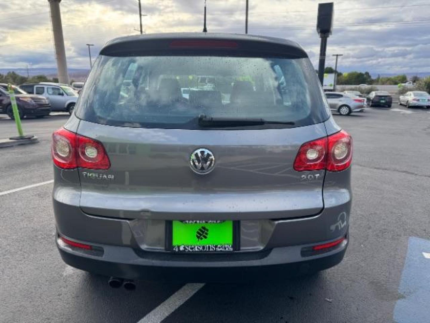 2009 Reflex Silver Metallic /Charcoal Cloth Inter Volkswagen Tiguan SE (WVGAV75N39W) with an 2.0L L4 DOHC 16V TUR engine, 6-Speed Automatic transmission, located at 1865 East Red Hills Pkwy, St. George, 84770, (435) 628-0023, 37.120850, -113.543640 - Photo#8