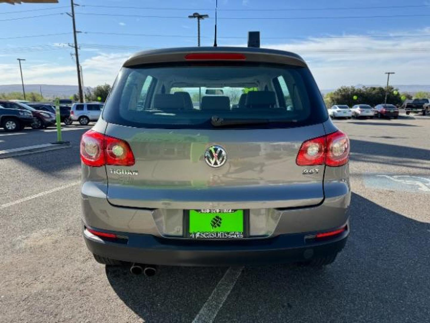 2009 Reflex Silver Metall /Charcoal Cloth Inter Volkswagen Tiguan SE (WVGAV75N39W) with an 2.0L L4 DOHC 16V TUR engine, 6-Speed Automatic transmission, located at 1865 East Red Hills Pkwy, St. George, 84770, (435) 628-0023, 37.120850, -113.543640 - Photo#5