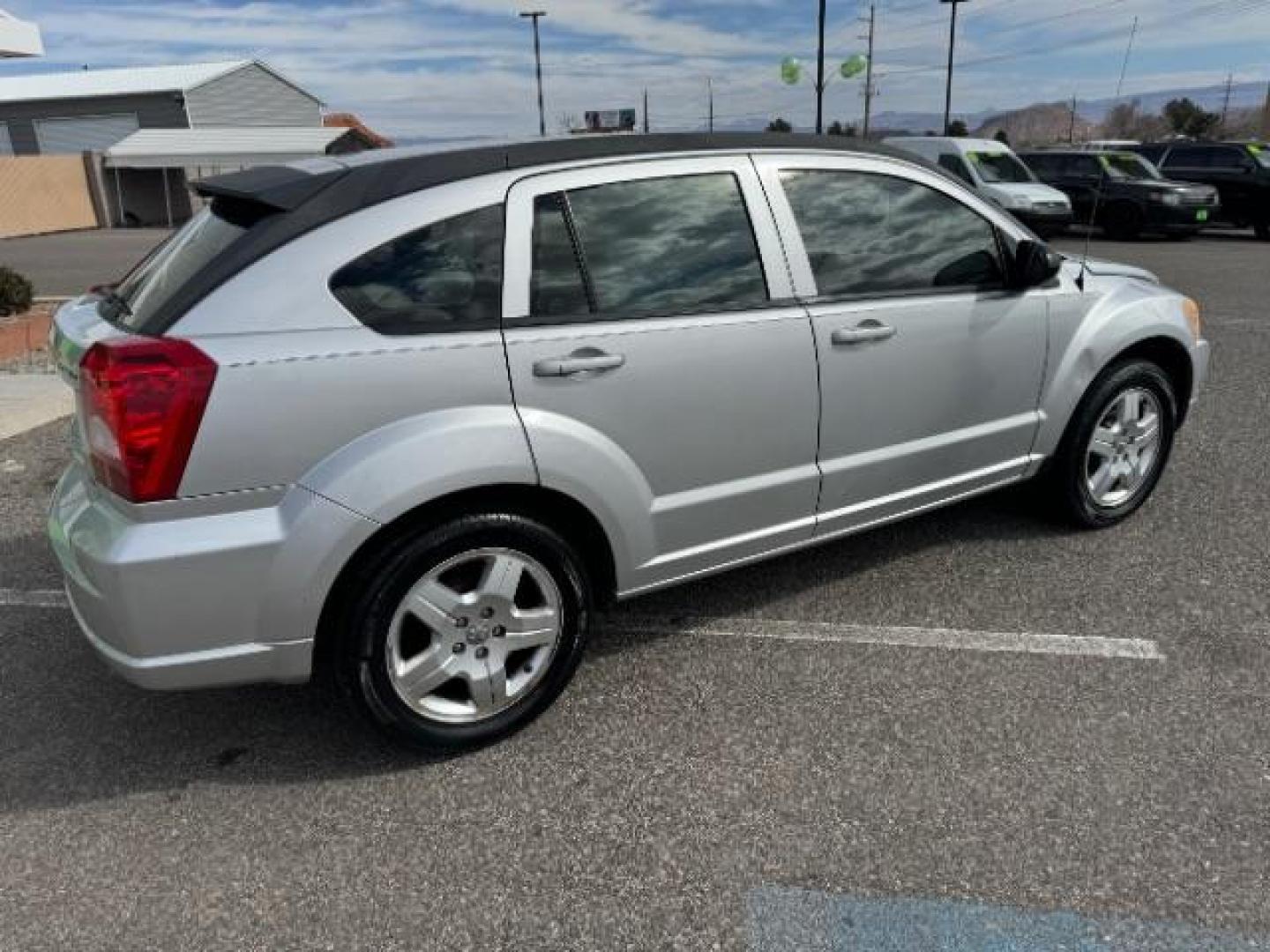 2009 Bright Silver Metallic /Dark Slate Gray Cloth Interior Dodge Caliber SXT (1B3HB48A99D) with an 2.0L L4 DOHC 16V engine, Continuously Variable Transmission transmission, located at 1865 East Red Hills Pkwy, St. George, 84770, (435) 628-0023, 37.120850, -113.543640 - Photo#10