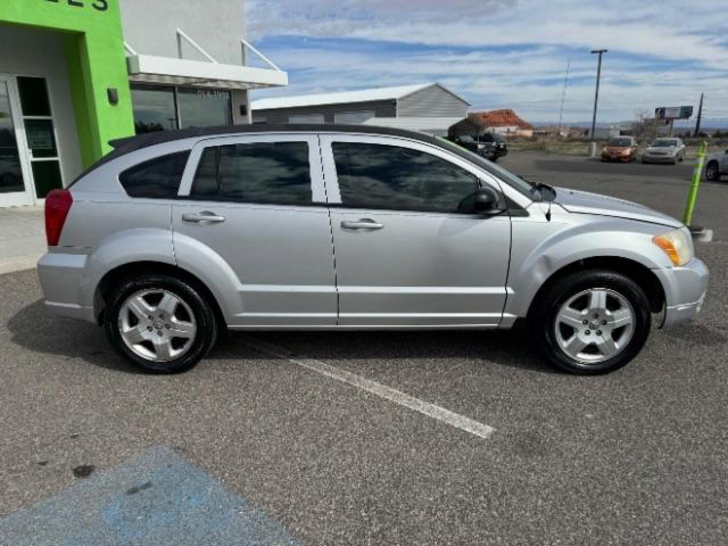 2009 Bright Silver Metallic /Dark Slate Gray Cloth Interior Dodge Caliber SXT (1B3HB48A99D) with an 2.0L L4 DOHC 16V engine, Continuously Variable Transmission transmission, located at 1865 East Red Hills Pkwy, St. George, 84770, (435) 628-0023, 37.120850, -113.543640 - We specialize in helping ALL people get the best financing available. No matter your credit score, good, bad or none we can get you an amazing rate. Had a bankruptcy, divorce, or repossessions? We give you the green light to get your credit back on the road. Low down and affordable payments that fit - Photo#11