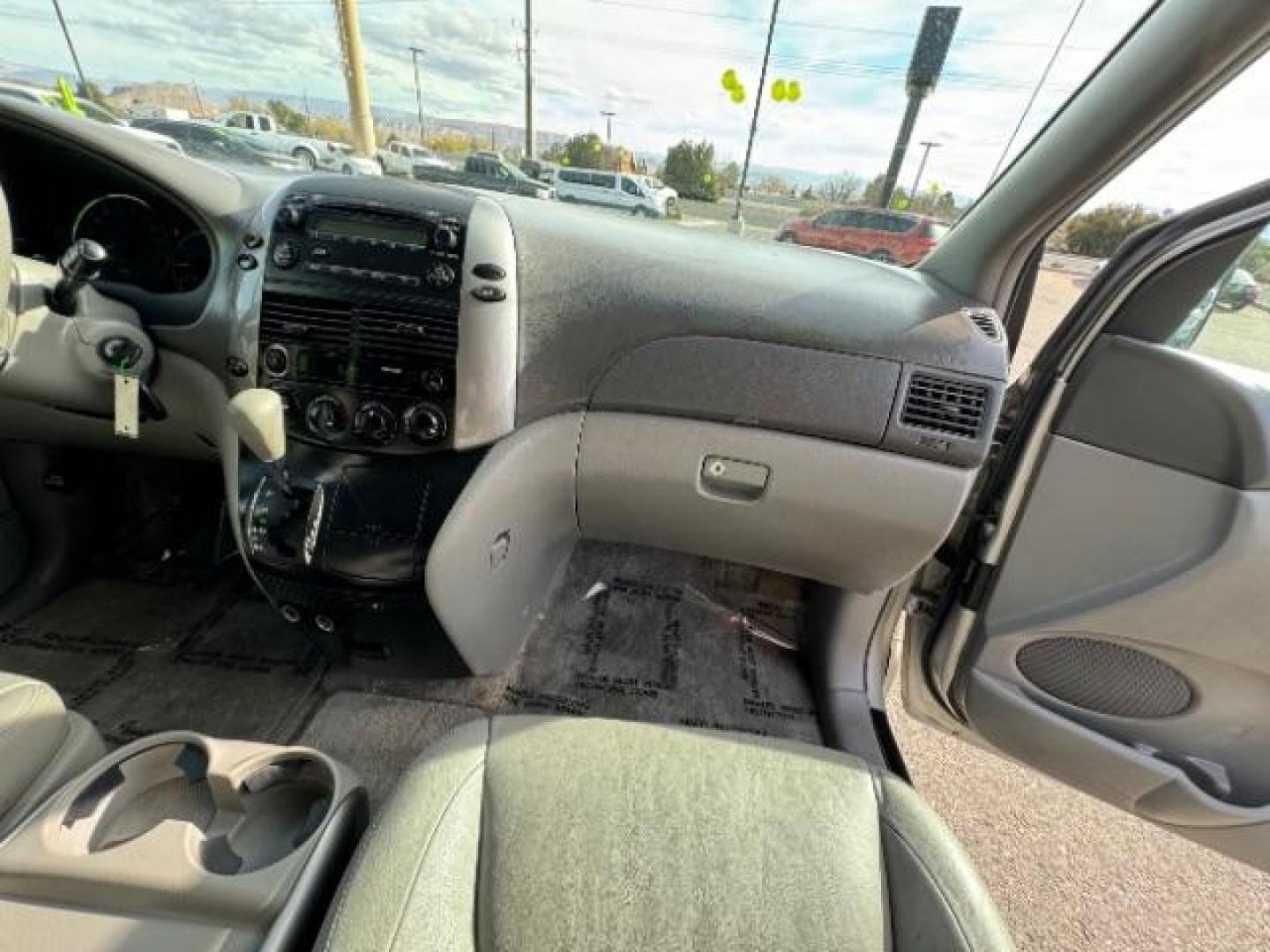 2007 Slate Metallic /Gray Leather Interior Toyota Sienna CE FWD 7-Passenger (5TDZK23C87S) with an 3.5L V6 EFI DOHC 24V engine, 5-Speed Automatic transmission, located at 1865 East Red Hills Pkwy, St. George, 84770, (435) 628-0023, 37.120850, -113.543640 - We specialize in helping ALL people get the best financing available. No matter your credit score, good, bad or none we can get you an amazing rate. Had a bankruptcy, divorce, or repossessions? We give you the green light to get your credit back on the road. Low down and affordable payments that fit - Photo#34