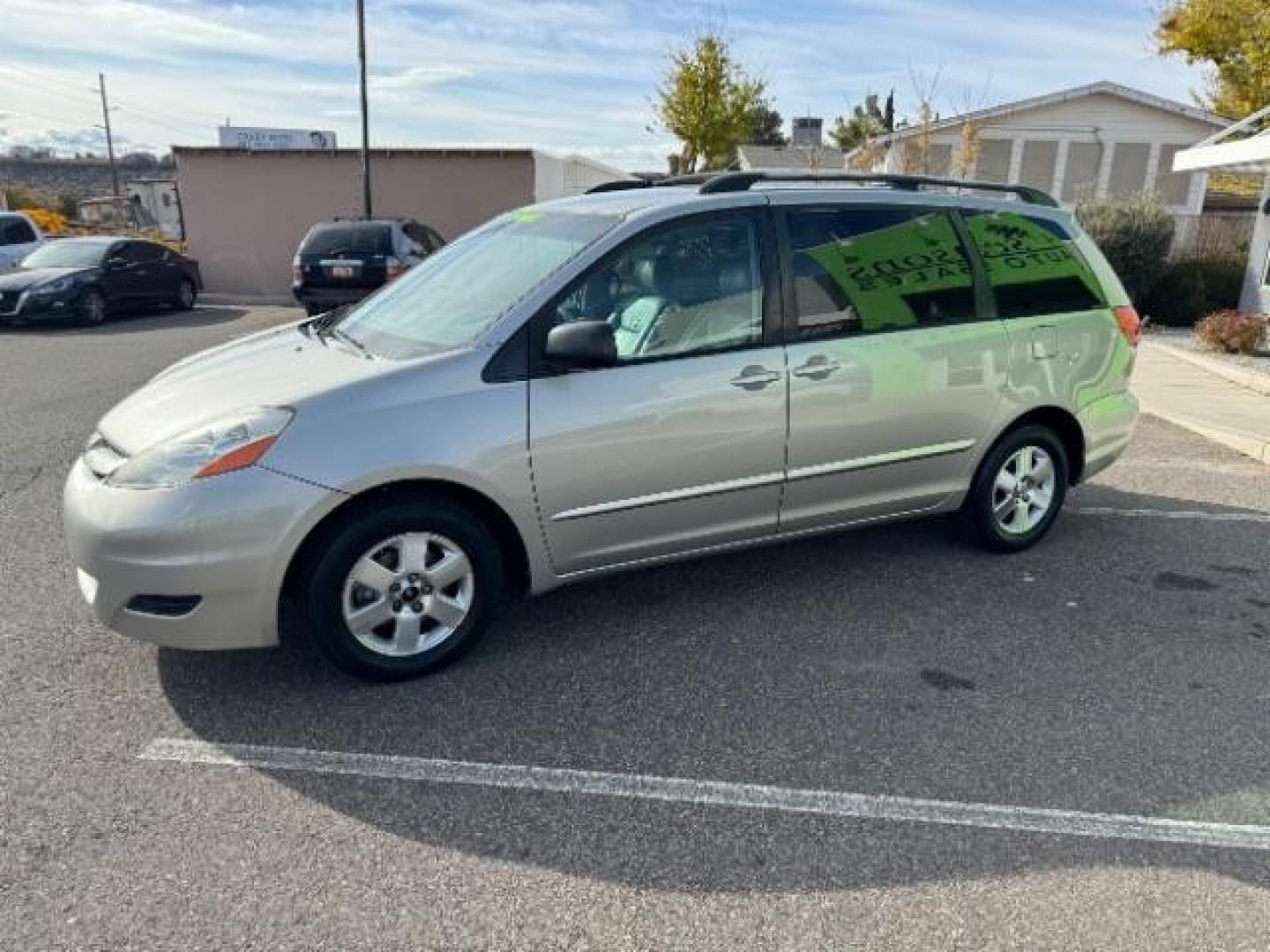 2007 Slate Metallic /Gray Leather Interior Toyota Sienna CE FWD 7-Passenger (5TDZK23C87S) with an 3.5L V6 EFI DOHC 24V engine, 5-Speed Automatic transmission, located at 1865 East Red Hills Pkwy, St. George, 84770, (435) 628-0023, 37.120850, -113.543640 - We specialize in helping ALL people get the best financing available. No matter your credit score, good, bad or none we can get you an amazing rate. Had a bankruptcy, divorce, or repossessions? We give you the green light to get your credit back on the road. Low down and affordable payments that fit - Photo#4