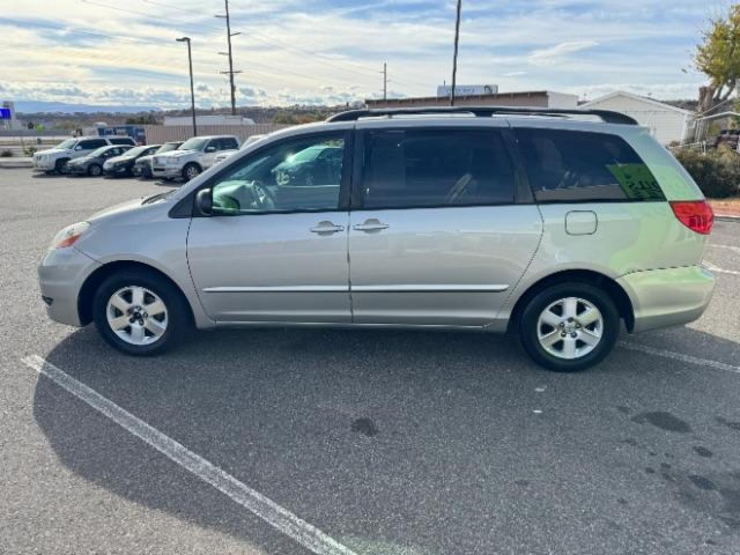 2007 Slate Metallic /Gray Leather Interior Toyota Sienna CE FWD 7-Passenger (5TDZK23C87S) with an 3.5L V6 EFI DOHC 24V engine, 5-Speed Automatic transmission, located at 1865 East Red Hills Pkwy, St. George, 84770, (435) 628-0023, 37.120850, -113.543640 - We specialize in helping ALL people get the best financing available. No matter your credit score, good, bad or none we can get you an amazing rate. Had a bankruptcy, divorce, or repossessions? We give you the green light to get your credit back on the road. Low down and affordable payments that fit - Photo#5