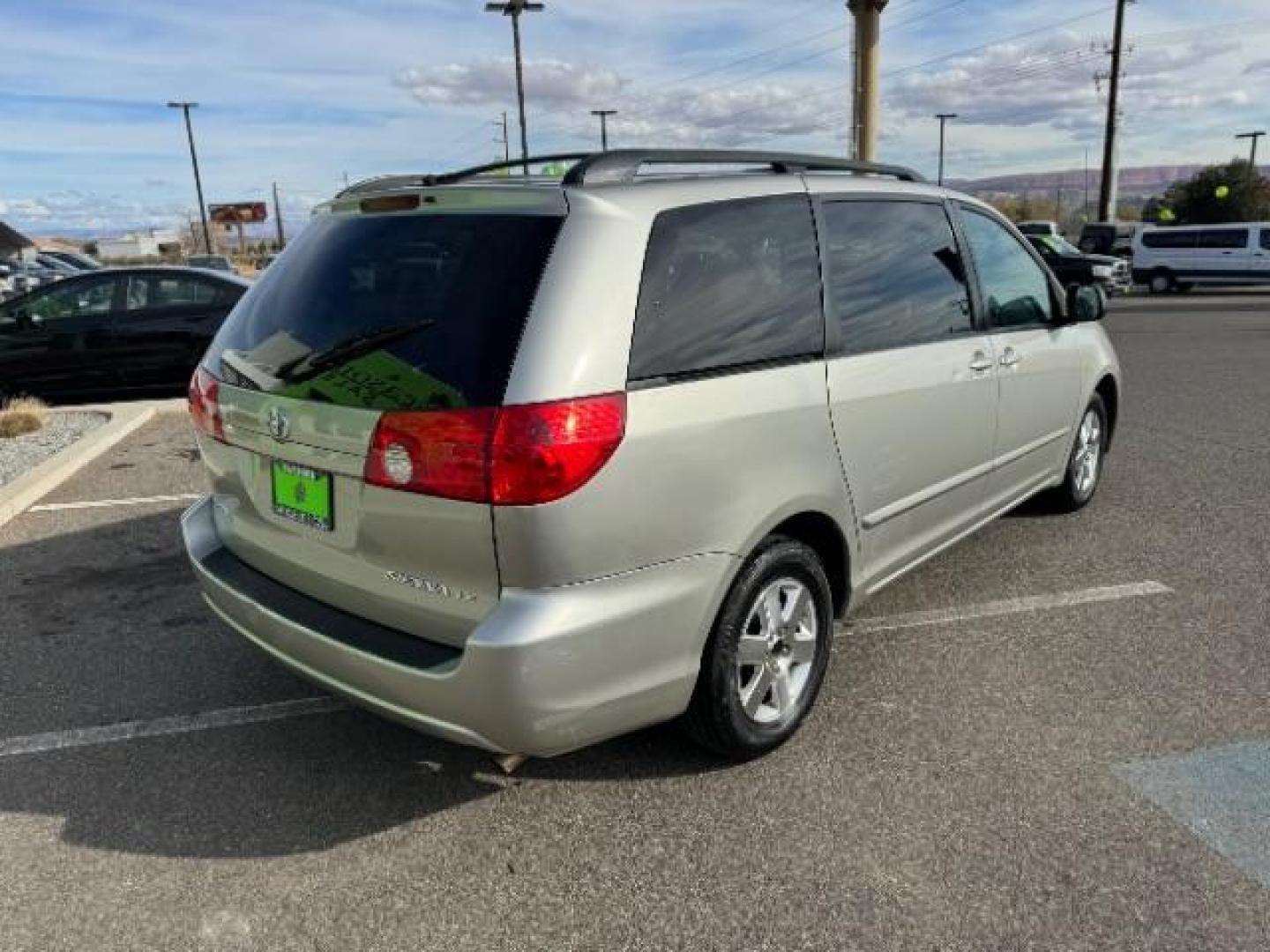 2007 Slate Metallic /Gray Leather Interior Toyota Sienna CE FWD 7-Passenger (5TDZK23C87S) with an 3.5L V6 EFI DOHC 24V engine, 5-Speed Automatic transmission, located at 1865 East Red Hills Pkwy, St. George, 84770, (435) 628-0023, 37.120850, -113.543640 - We specialize in helping ALL people get the best financing available. No matter your credit score, good, bad or none we can get you an amazing rate. Had a bankruptcy, divorce, or repossessions? We give you the green light to get your credit back on the road. Low down and affordable payments that fit - Photo#8