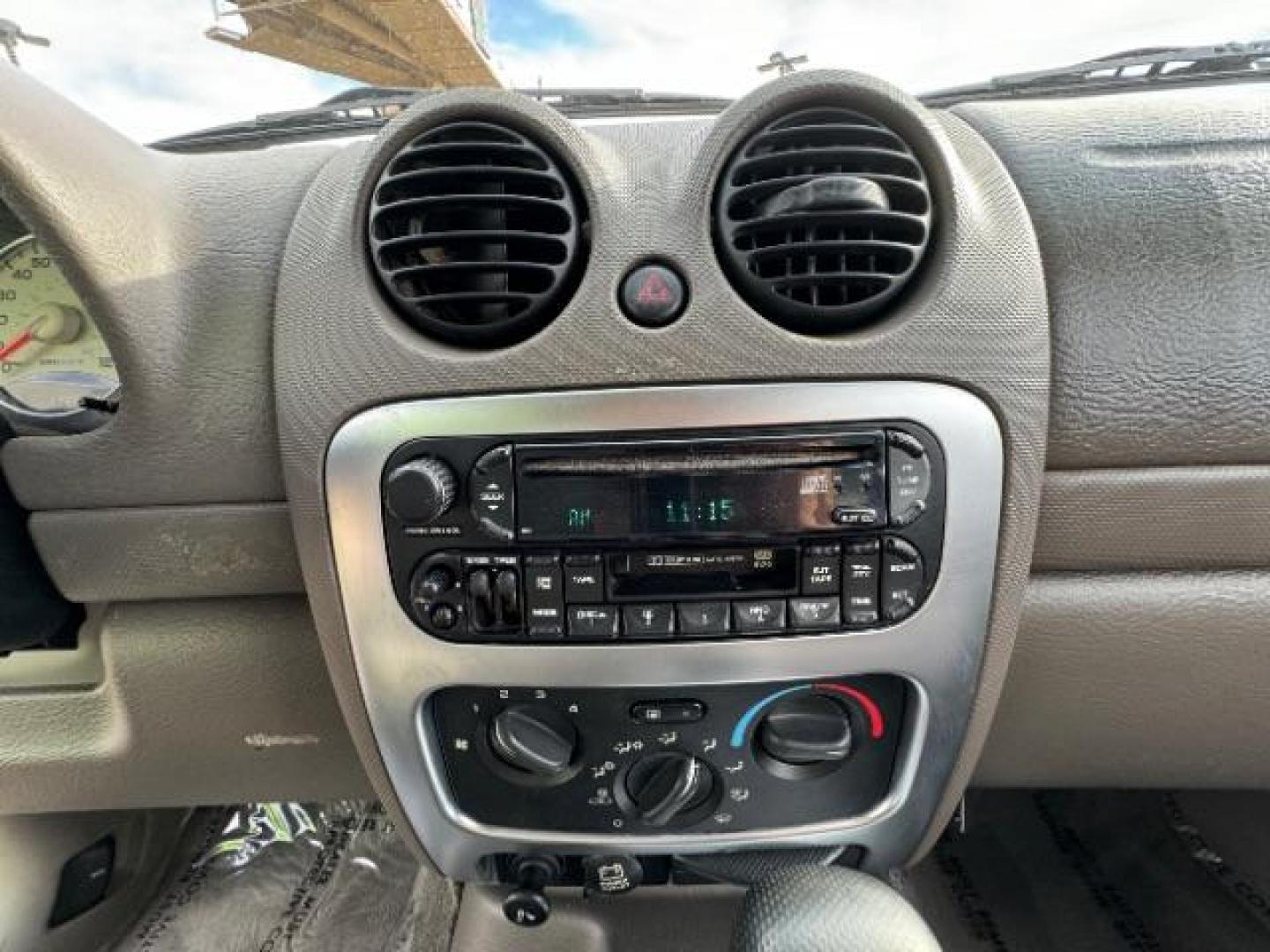 2002 Stone White /Dark Slate Gray Clot Jeep Liberty Limited 4WD (1J4GL58K62W) with an 3.7L V6 SOHC 12V engine, 4-Speed Automatic transmission, located at 1865 East Red Hills Pkwy, St. George, 84770, (435) 628-0023, 37.120850, -113.543640 - Photo#24