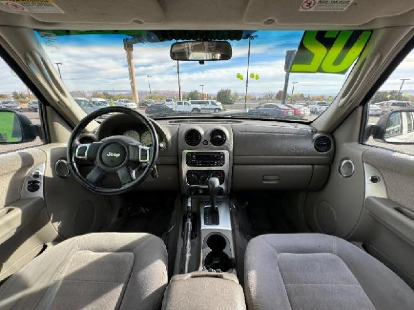 2002 Stone White /Dark Slate Gray Clot Jeep Liberty Limited 4WD (1J4GL58K62W) with an 3.7L V6 SOHC 12V engine, 4-Speed Automatic transmission, located at 1865 East Red Hills Pkwy, St. George, 84770, (435) 628-0023, 37.120850, -113.543640 - Photo#26