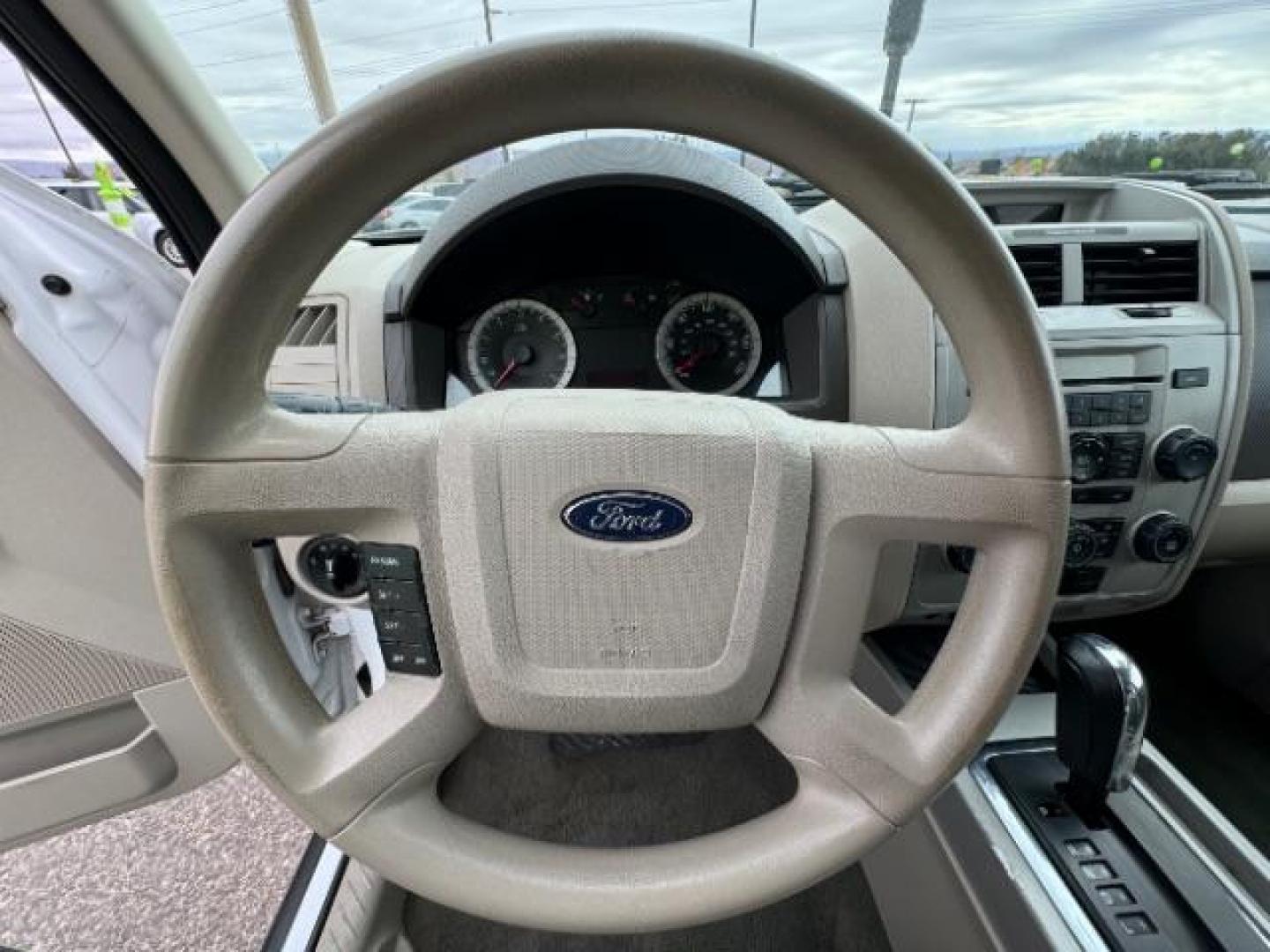 2008 Oxford White /Stone Cloth Interior Ford Escape Hybrid FWD (1FMCU49H98K) with an 2.3L L4 DOHC 16V HYBRID engine, Continuously Variable Transmission transmission, located at 1865 East Red Hills Pkwy, St. George, 84770, (435) 628-0023, 37.120850, -113.543640 - We specialize in helping ALL people get the best financing available. No matter your credit score, good, bad or none we can get you an amazing rate. Had a bankruptcy, divorce, or repossessions? We give you the green light to get your credit back on the road. Low down and affordable payments that fit - Photo#20