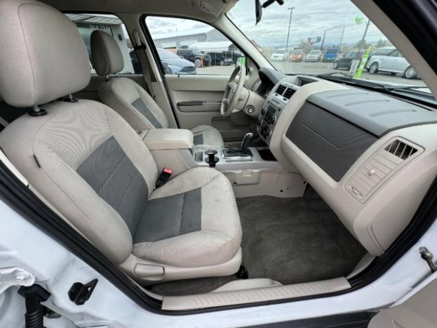 2008 Oxford White /Stone Cloth Interior Ford Escape Hybrid FWD (1FMCU49H98K) with an 2.3L L4 DOHC 16V HYBRID engine, Continuously Variable Transmission transmission, located at 1865 East Red Hills Pkwy, St. George, 84770, (435) 628-0023, 37.120850, -113.543640 - We specialize in helping ALL people get the best financing available. No matter your credit score, good, bad or none we can get you an amazing rate. Had a bankruptcy, divorce, or repossessions? We give you the green light to get your credit back on the road. Low down and affordable payments that fit - Photo#26