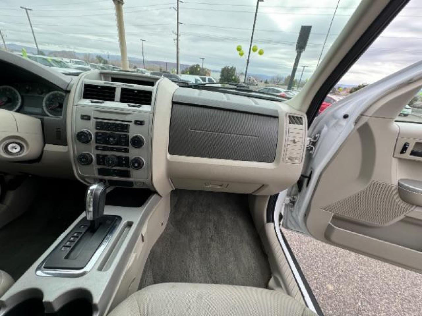 2008 Oxford White /Stone Cloth Interior Ford Escape Hybrid FWD (1FMCU49H98K) with an 2.3L L4 DOHC 16V HYBRID engine, Continuously Variable Transmission transmission, located at 1865 East Red Hills Pkwy, St. George, 84770, (435) 628-0023, 37.120850, -113.543640 - We specialize in helping ALL people get the best financing available. No matter your credit score, good, bad or none we can get you an amazing rate. Had a bankruptcy, divorce, or repossessions? We give you the green light to get your credit back on the road. Low down and affordable payments that fit - Photo#28