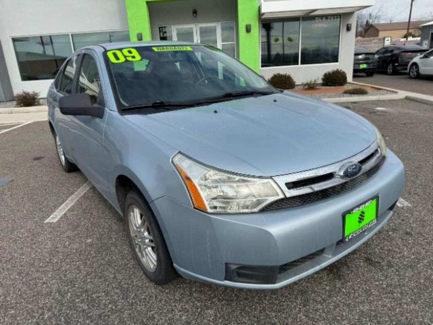 2009 Light Ice Blue Metal /Charcoal Black Cloth Ford Focus SE Sedan (1FAHP35N89W) with an 2.0L L4 DOHC 16V engine, 4-Speed Automatic transmission, located at 1865 East Red Hills Pkwy, St. George, 84770, (435) 628-0023, 37.120850, -113.543640 - We specialize in helping ALL people get the best financing available. No matter your credit score, good, bad or none we can get you an amazing rate. Had a bankruptcy, divorce, or repossessions? We give you the green light to get your credit back on the road. Low down and affordable payments that fit - Photo#1