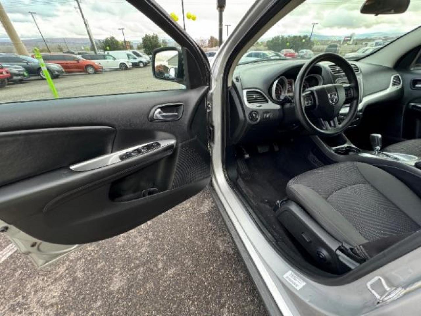 2012 Bright Silver Metall /Black Cloth Interior Dodge Journey SXT (3C4PDCBG8CT) with an 3.6L V6 DOHC 24V engine, 6-Speed Automatic transmission, located at 940 North Main Street, Cedar City, UT, 84720, (435) 628-0023, 37.692936, -113.061897 - Photo#16