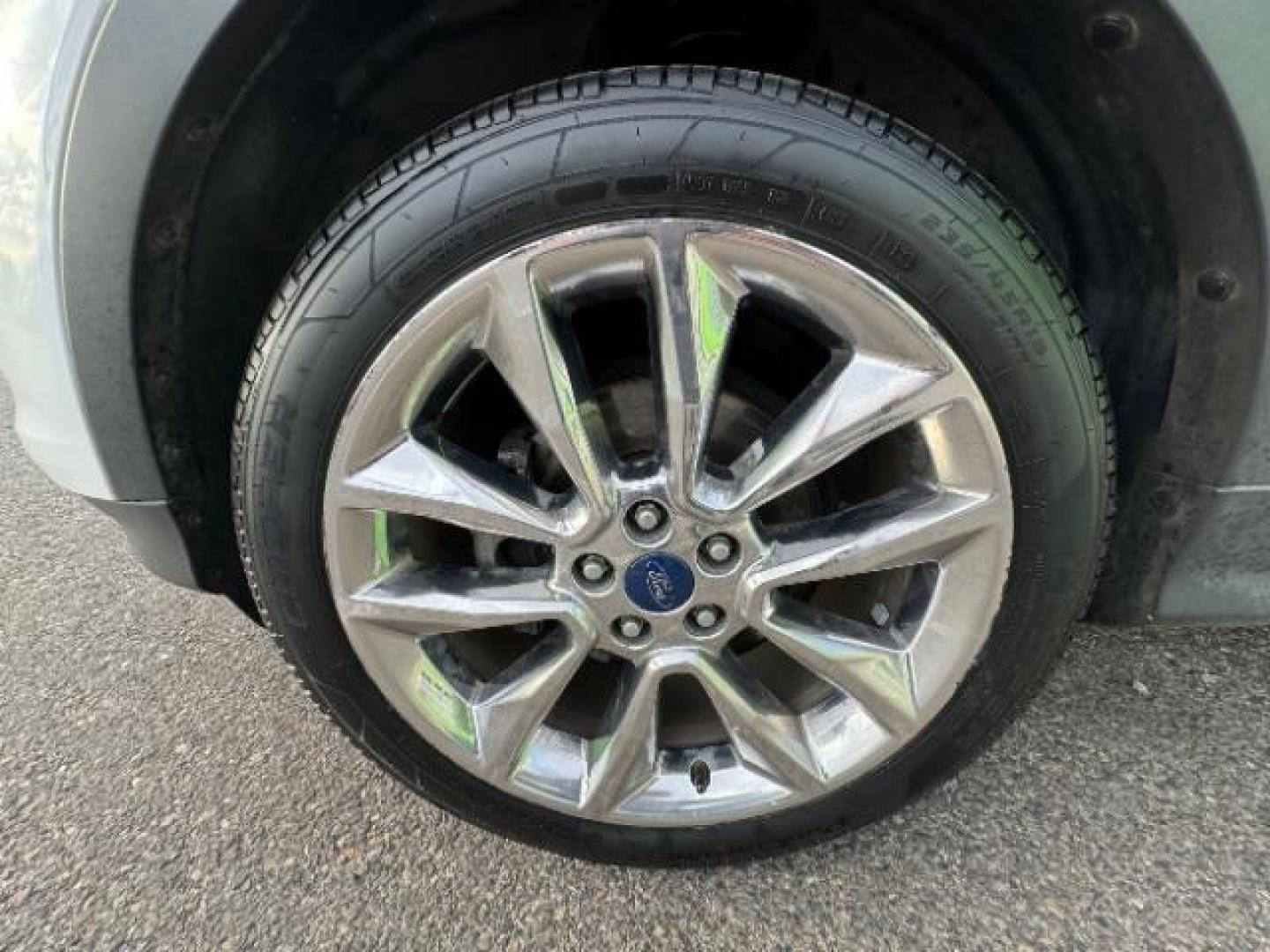 2015 Oxford White /Charcoal Black Ford Escape SE FWD (1FMCU0GX1FU) with an 1.6L L4 DOHC 16V engine, 6-Speed Automatic transmission, located at 1865 East Red Hills Pkwy, St. George, 84770, (435) 628-0023, 37.120850, -113.543640 - Photo#15