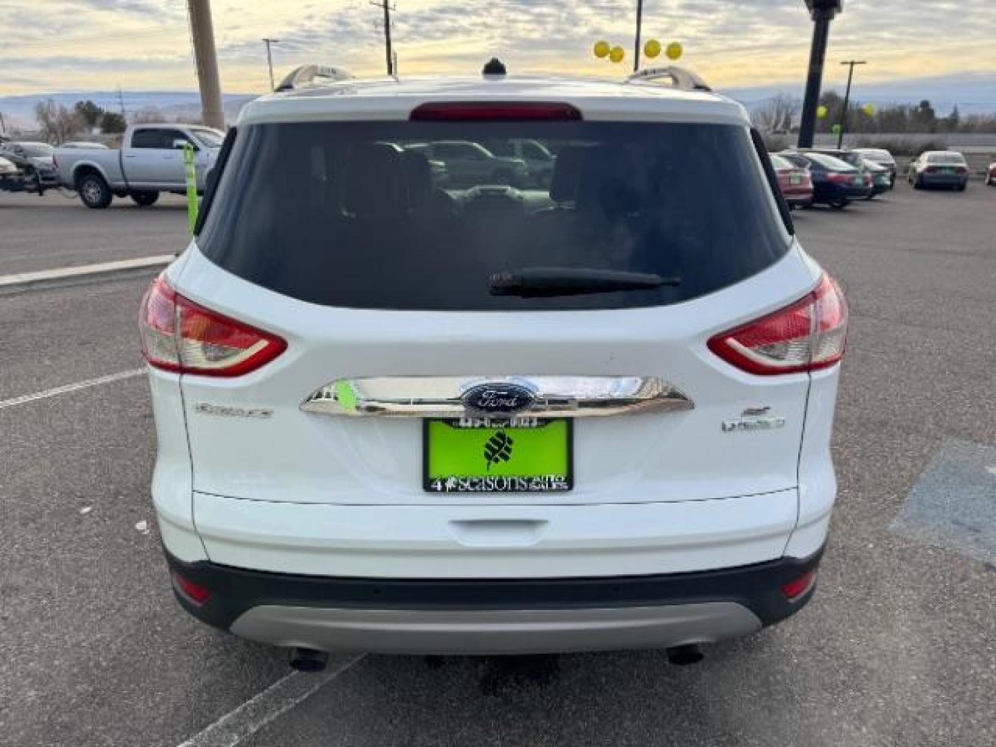 2015 Oxford White /Charcoal Black Ford Escape SE FWD (1FMCU0GX1FU) with an 1.6L L4 DOHC 16V engine, 6-Speed Automatic transmission, located at 1865 East Red Hills Pkwy, St. George, 84770, (435) 628-0023, 37.120850, -113.543640 - Photo#8