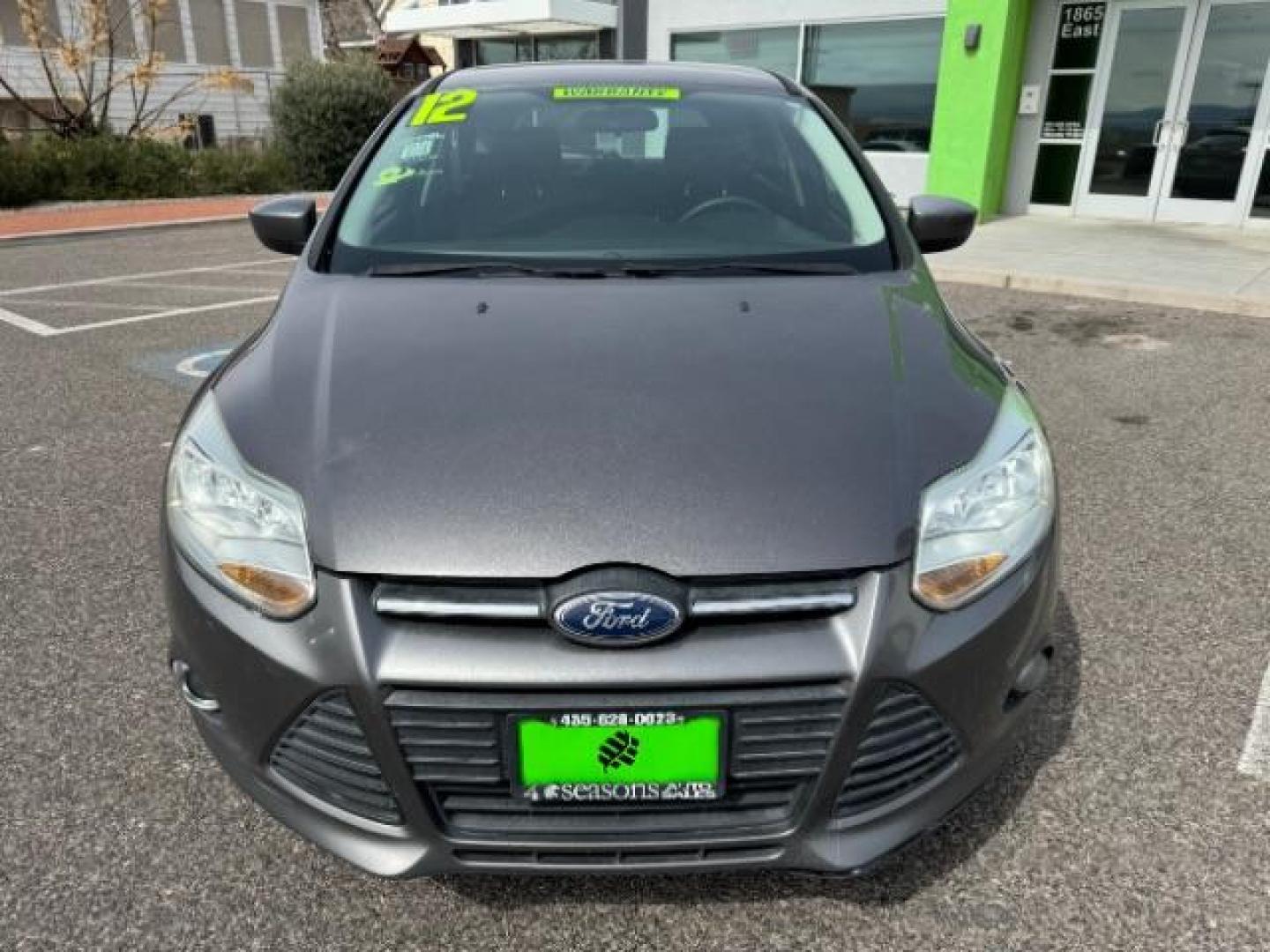 2012 Sterling Grey Metallic /Charcoal Black/Metal Gray Cloth Interior Ford Focus SE (1FAHP3K24CL) with an 2.0L L4 DOHC 16V engine, 6-Speed Automatic transmission, located at 1865 East Red Hills Pkwy, St. George, 84770, (435) 628-0023, 37.120850, -113.543640 - Photo#2