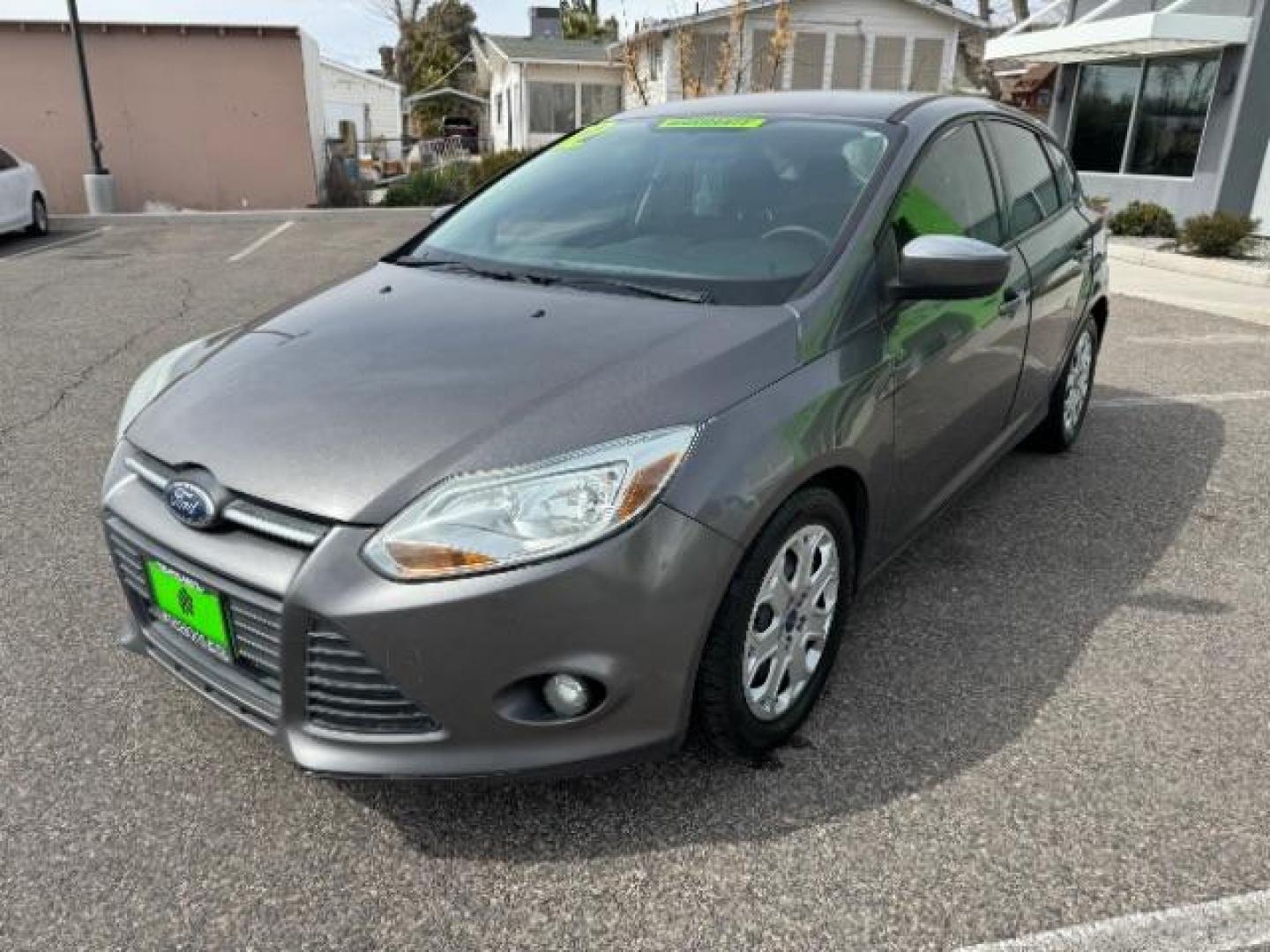 2012 Sterling Grey Metallic /Charcoal Black/Metal Gray Cloth Interior Ford Focus SE (1FAHP3K24CL) with an 2.0L L4 DOHC 16V engine, 6-Speed Automatic transmission, located at 1865 East Red Hills Pkwy, St. George, 84770, (435) 628-0023, 37.120850, -113.543640 - Photo#3