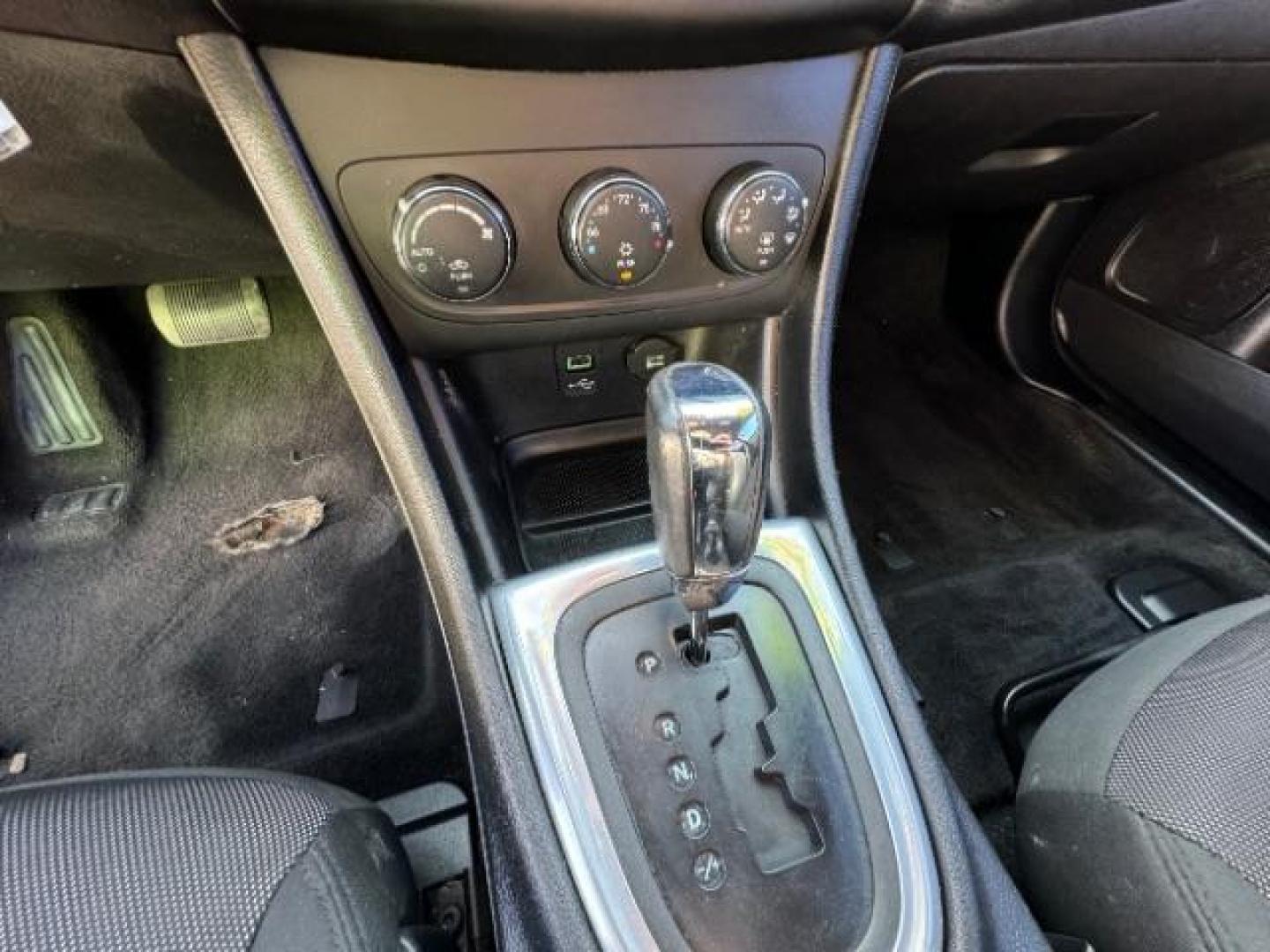 2013 Bright White /Black Cloth Interior Dodge Avenger SXT (1C3CDZCG0DN) with an 3.6L V6 DOHC 24V FFV engine, 6-Speed Automatic transmission, located at 940 North Main Street, Cedar City, UT, 84720, (435) 628-0023, 37.692936, -113.061897 - Photo#24