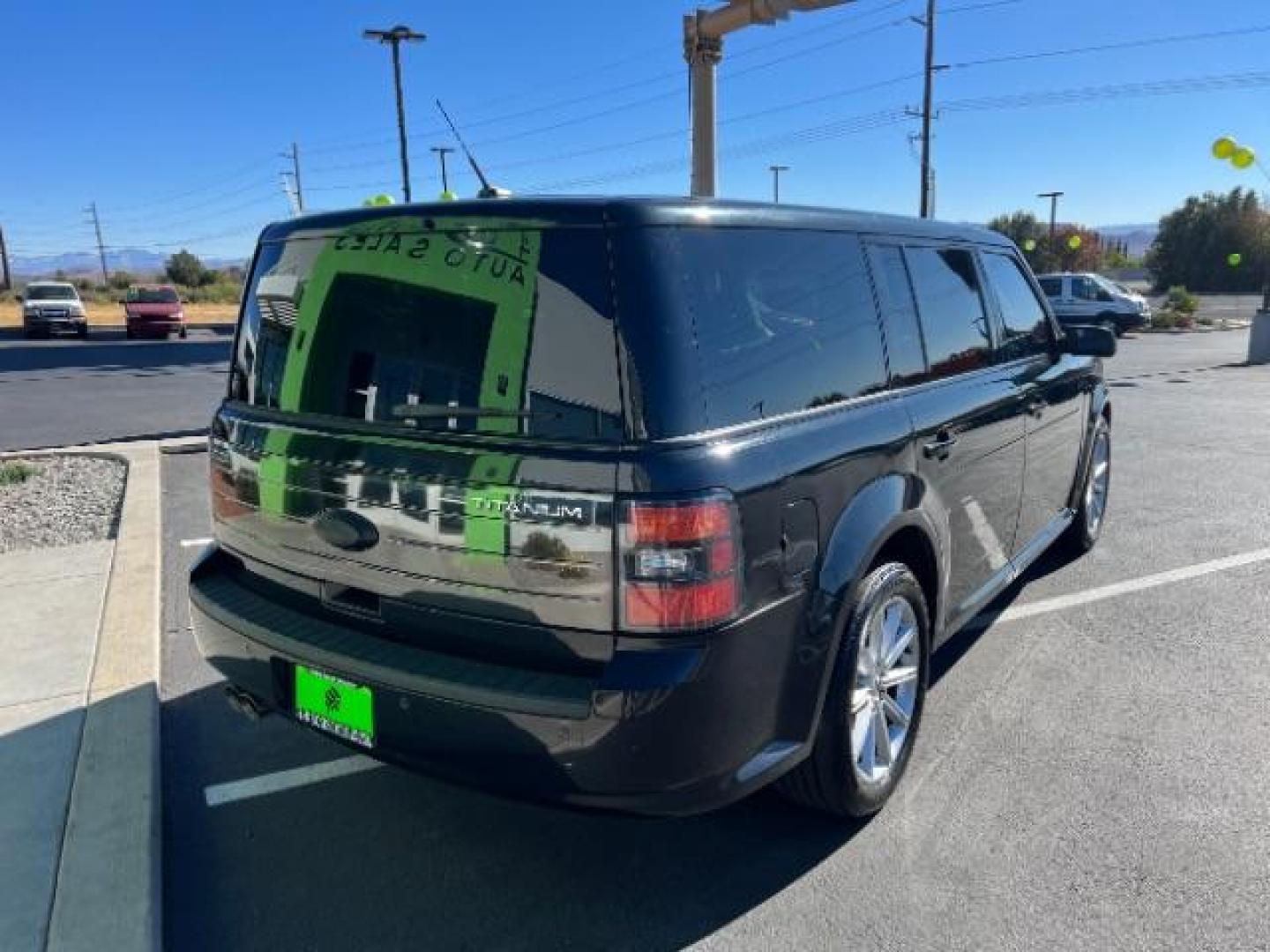 2011 Tuxedo Black Metalli /Charcoal Black Leath Ford Flex Limited FWD (2FMGK5DC8BB) with an 3.5L V6 DOHC 24V engine, 6-Speed Automatic Ov transmission, located at 940 North Main Street, Cedar City, UT, 84720, (435) 628-0023, 37.692936, -113.061897 - Photo#6