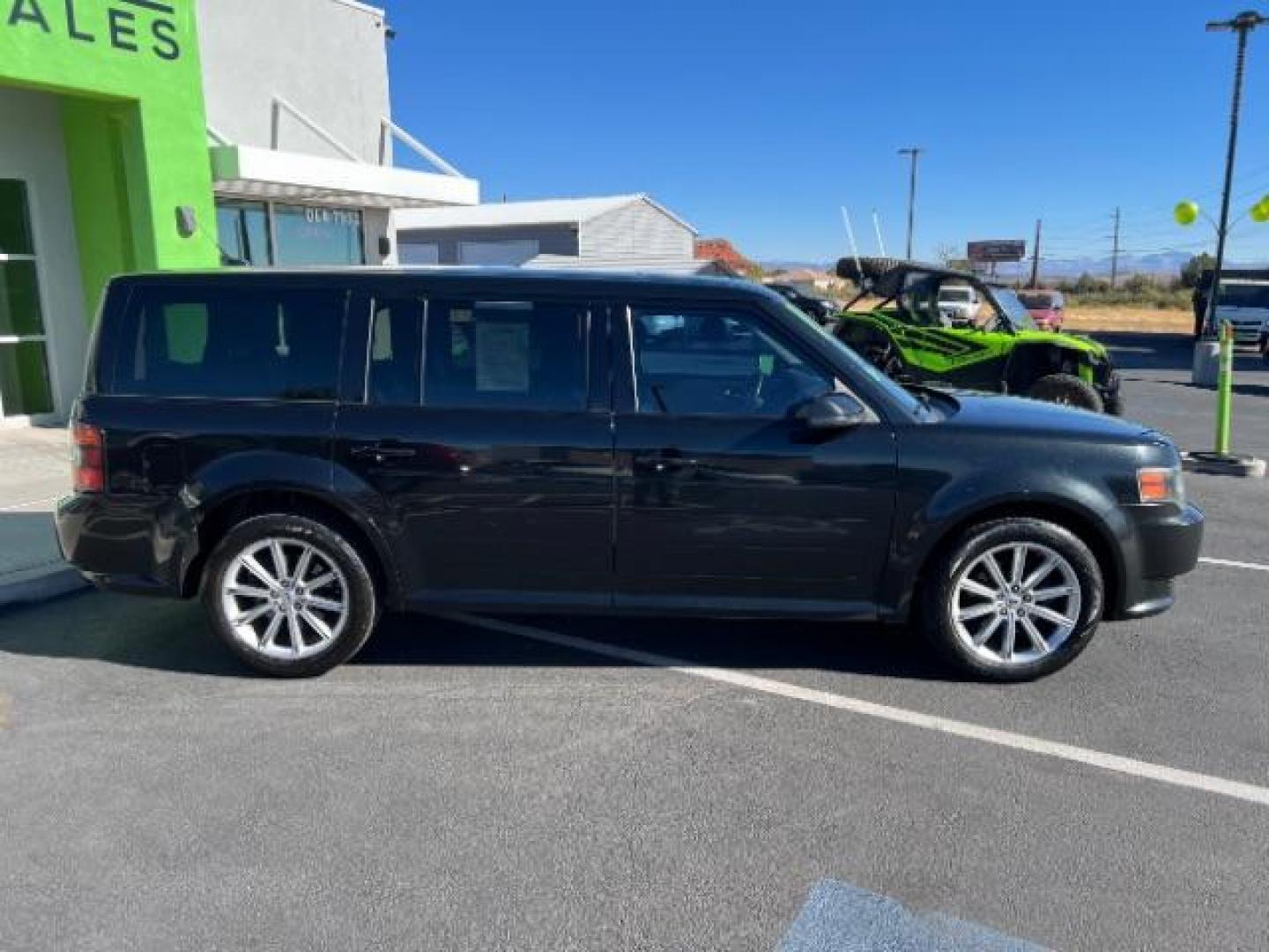 2011 Tuxedo Black Metalli /Charcoal Black Leath Ford Flex Limited FWD (2FMGK5DC8BB) with an 3.5L V6 DOHC 24V engine, 6-Speed Automatic Ov transmission, located at 940 North Main Street, Cedar City, UT, 84720, (435) 628-0023, 37.692936, -113.061897 - Photo#7