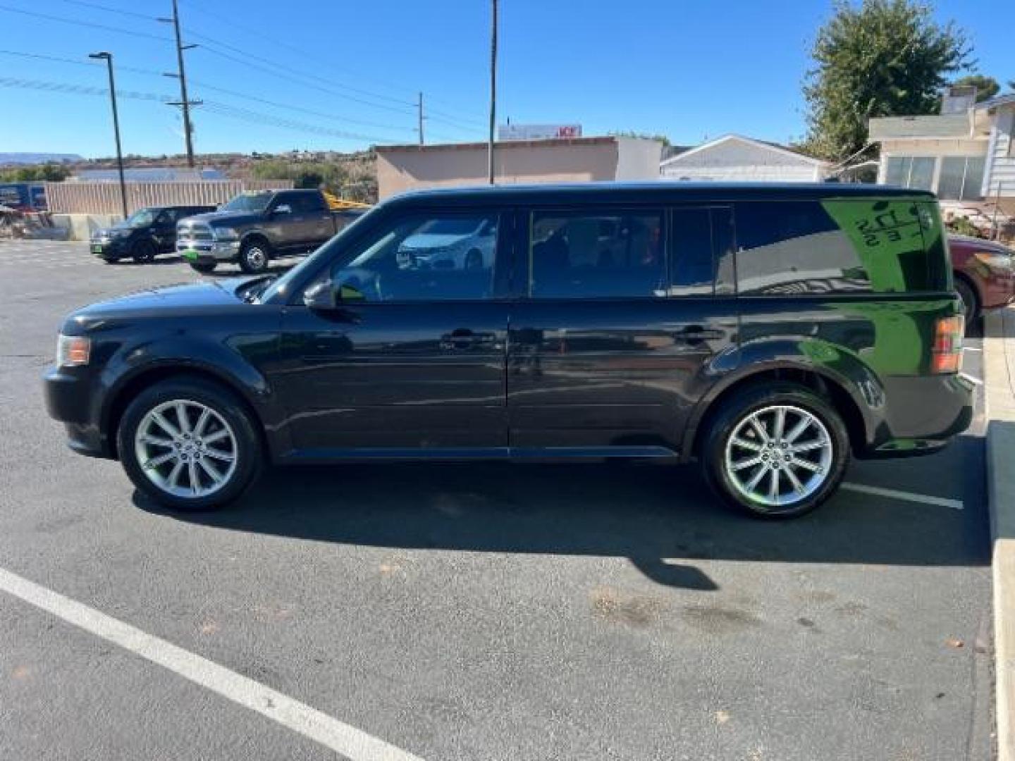 2011 Tuxedo Black Metalli /Charcoal Black Leath Ford Flex Limited FWD (2FMGK5DC8BB) with an 3.5L V6 DOHC 24V engine, 6-Speed Automatic Ov transmission, located at 1865 East Red Hills Pkwy, St. George, 84770, (435) 628-0023, 37.120850, -113.543640 - We specialize in helping ALL people get the best financing available. No matter your credit score, good, bad or none we can get you an amazing rate. Had a bankruptcy, divorce, or repossessions? We give you the green light to get your credit back on the road. Low down and affordable payments that fit - Photo#3