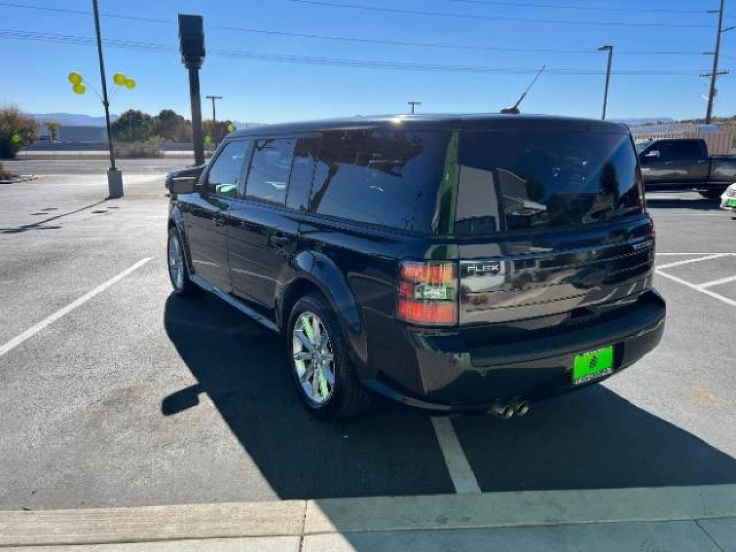 2011 Tuxedo Black Metalli /Charcoal Black Leath Ford Flex Limited FWD (2FMGK5DC8BB) with an 3.5L V6 DOHC 24V engine, 6-Speed Automatic Ov transmission, located at 1865 East Red Hills Pkwy, St. George, 84770, (435) 628-0023, 37.120850, -113.543640 - We specialize in helping ALL people get the best financing available. No matter your credit score, good, bad or none we can get you an amazing rate. Had a bankruptcy, divorce, or repossessions? We give you the green light to get your credit back on the road. Low down and affordable payments that fit - Photo#4