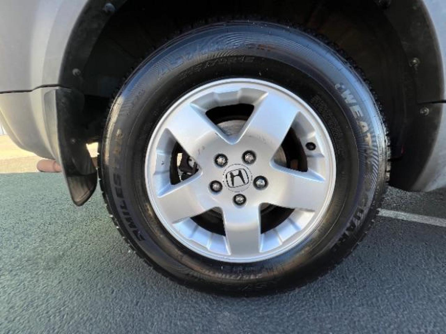 2004 Sunset Orange Pearl /Black/Gray Cloth Int Honda Element EX 2WD AT (5J6YH185X4L) with an 2.4L L4 DOHC 16V engine, 4-Speed Automatic transmission, located at 1865 East Red Hills Pkwy, St. George, 84770, (435) 628-0023, 37.120850, -113.543640 - We specialize in helping ALL people get the best financing available. No matter your credit score, good, bad or none we can get you an amazing rate. Had a bankruptcy, divorce, or repossessions? We give you the green light to get your credit back on the road. Low down and affordable payments that fit - Photo#9