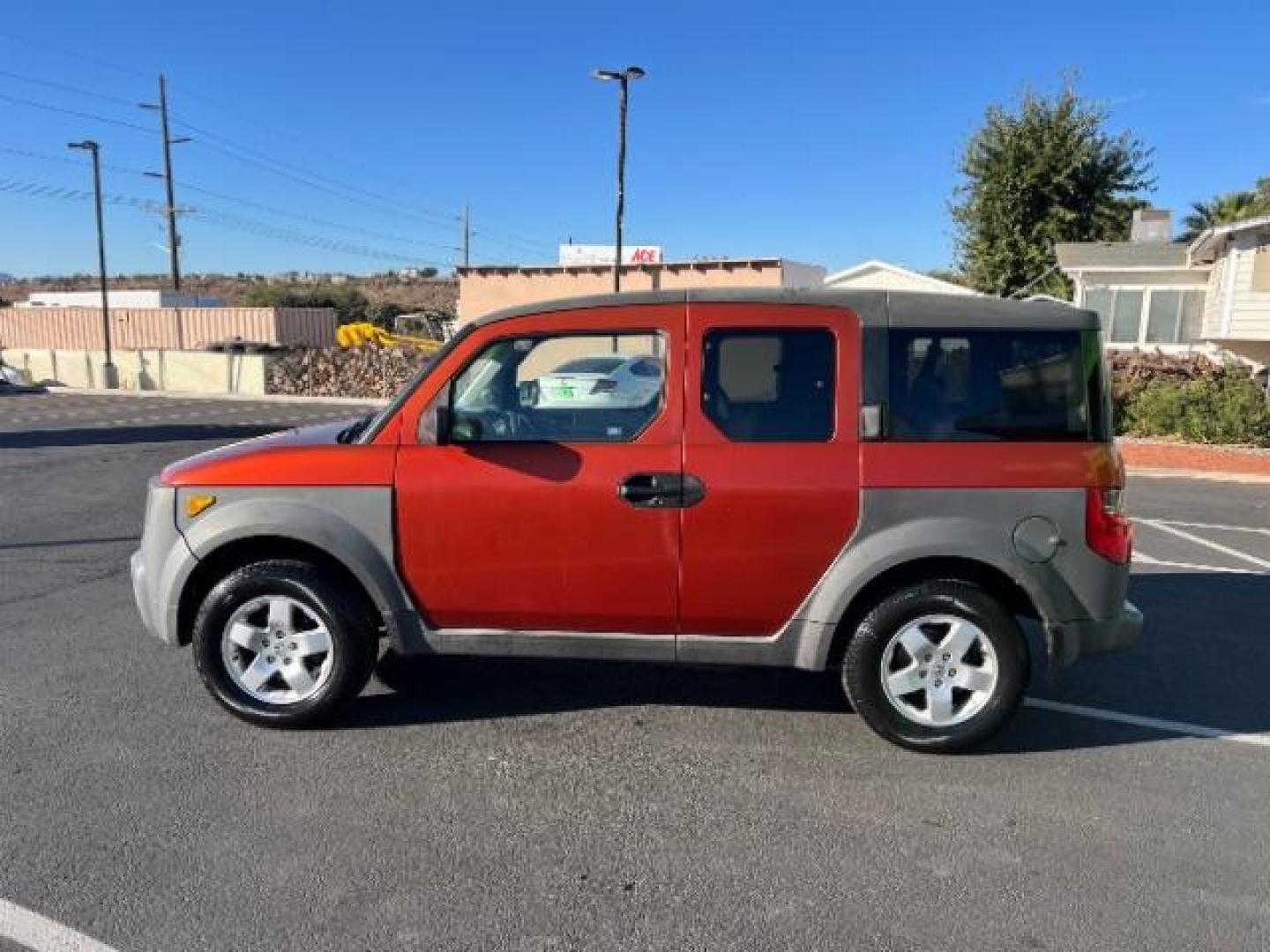 2004 Sunset Orange Pearl /Black/Gray Cloth Int Honda Element EX 2WD AT (5J6YH185X4L) with an 2.4L L4 DOHC 16V engine, 4-Speed Automatic transmission, located at 1865 East Red Hills Pkwy, St. George, 84770, (435) 628-0023, 37.120850, -113.543640 - We specialize in helping ALL people get the best financing available. No matter your credit score, good, bad or none we can get you an amazing rate. Had a bankruptcy, divorce, or repossessions? We give you the green light to get your credit back on the road. Low down and affordable payments that fit - Photo#3