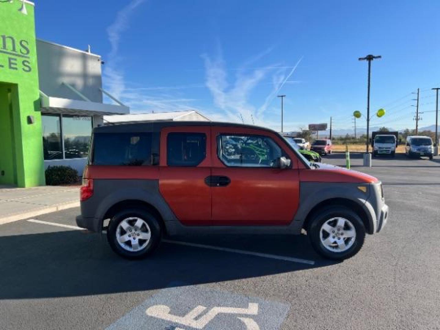 2004 Sunset Orange Pearl /Black/Gray Cloth Int Honda Element EX 2WD AT (5J6YH185X4L) with an 2.4L L4 DOHC 16V engine, 4-Speed Automatic transmission, located at 940 North Main Street, Cedar City, UT, 84720, (435) 628-0023, 37.692936, -113.061897 - We specialize in helping ALL people get the best financing available. No matter your credit score, good, bad or none we can get you an amazing rate. Had a bankruptcy, divorce, or repossessions? We give you the green light to get your credit back on the road. Low down and affordable payments that fit - Photo#7