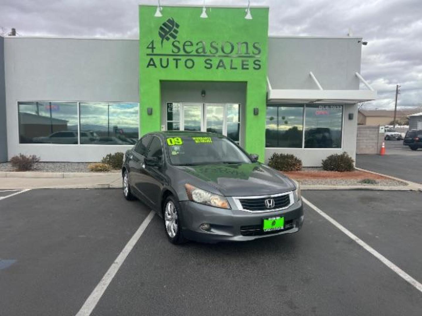 2009 Polished Metal Metallic /Ivory Leather Interior Honda Accord EX-L V-6 Sedan AT (1HGCP36809A) with an 3.5L V6 SOHC 24V engine, 5-Speed Automatic transmission, located at 1865 East Red Hills Pkwy, St. George, 84770, (435) 628-0023, 37.120850, -113.543640 - We specialize in helping ALL people get the best financing available. No matter your credit score, good, bad or none we can get you an amazing rate. Had a bankruptcy, divorce, or repossessions? We give you the green light to get your credit back on the road. Low down and affordable payments that fit - Photo#0