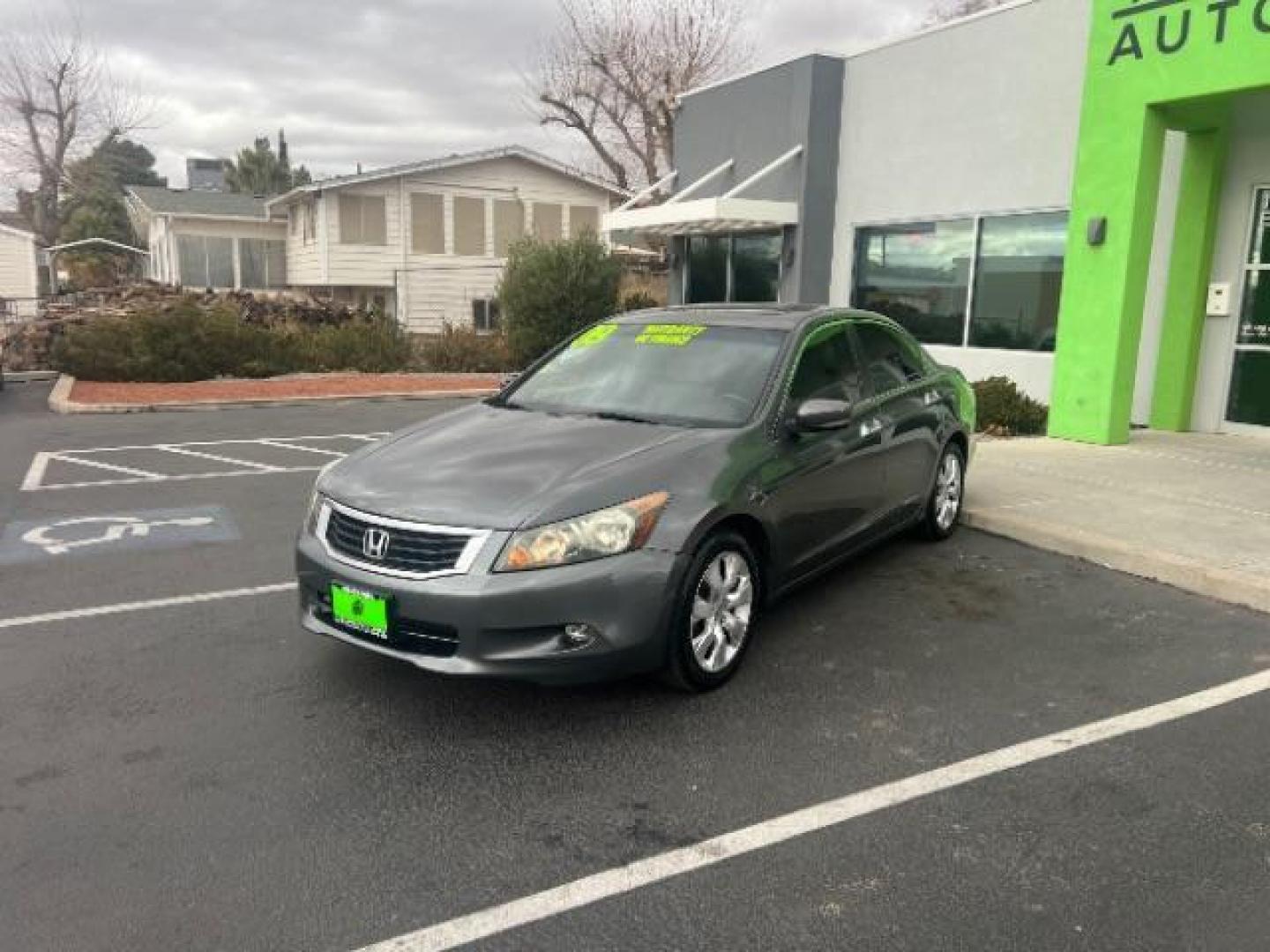 2009 Polished Metal Metallic /Ivory Leather Interior Honda Accord EX-L V-6 Sedan AT (1HGCP36809A) with an 3.5L V6 SOHC 24V engine, 5-Speed Automatic transmission, located at 1865 East Red Hills Pkwy, St. George, 84770, (435) 628-0023, 37.120850, -113.543640 - We specialize in helping ALL people get the best financing available. No matter your credit score, good, bad or none we can get you an amazing rate. Had a bankruptcy, divorce, or repossessions? We give you the green light to get your credit back on the road. Low down and affordable payments that fit - Photo#2