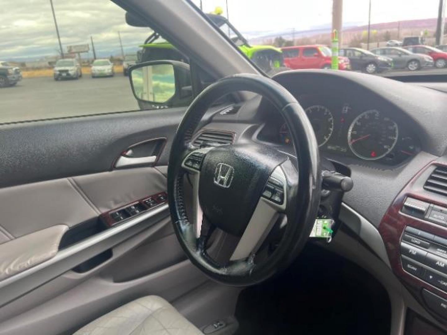 2009 Polished Metal Metallic /Ivory Leather Interior Honda Accord EX-L V-6 Sedan AT (1HGCP36809A) with an 3.5L V6 SOHC 24V engine, 5-Speed Automatic transmission, located at 1865 East Red Hills Pkwy, St. George, 84770, (435) 628-0023, 37.120850, -113.543640 - We specialize in helping ALL people get the best financing available. No matter your credit score, good, bad or none we can get you an amazing rate. Had a bankruptcy, divorce, or repossessions? We give you the green light to get your credit back on the road. Low down and affordable payments that fit - Photo#31