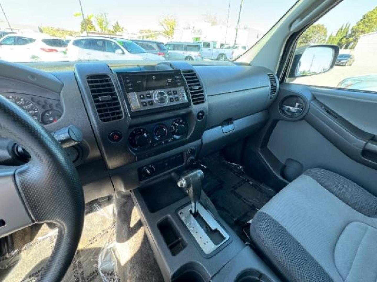 2005 Red Brawn /Desert Cloth Interior Nissan Xterra S 4WD (5N1AN08W55C) with an 4.0L V6 DOHC 24V engine, 5-Speed Automatic transmission, located at 1865 East Red Hills Pkwy, St. George, 84770, (435) 628-0023, 37.120850, -113.543640 - Photo#9