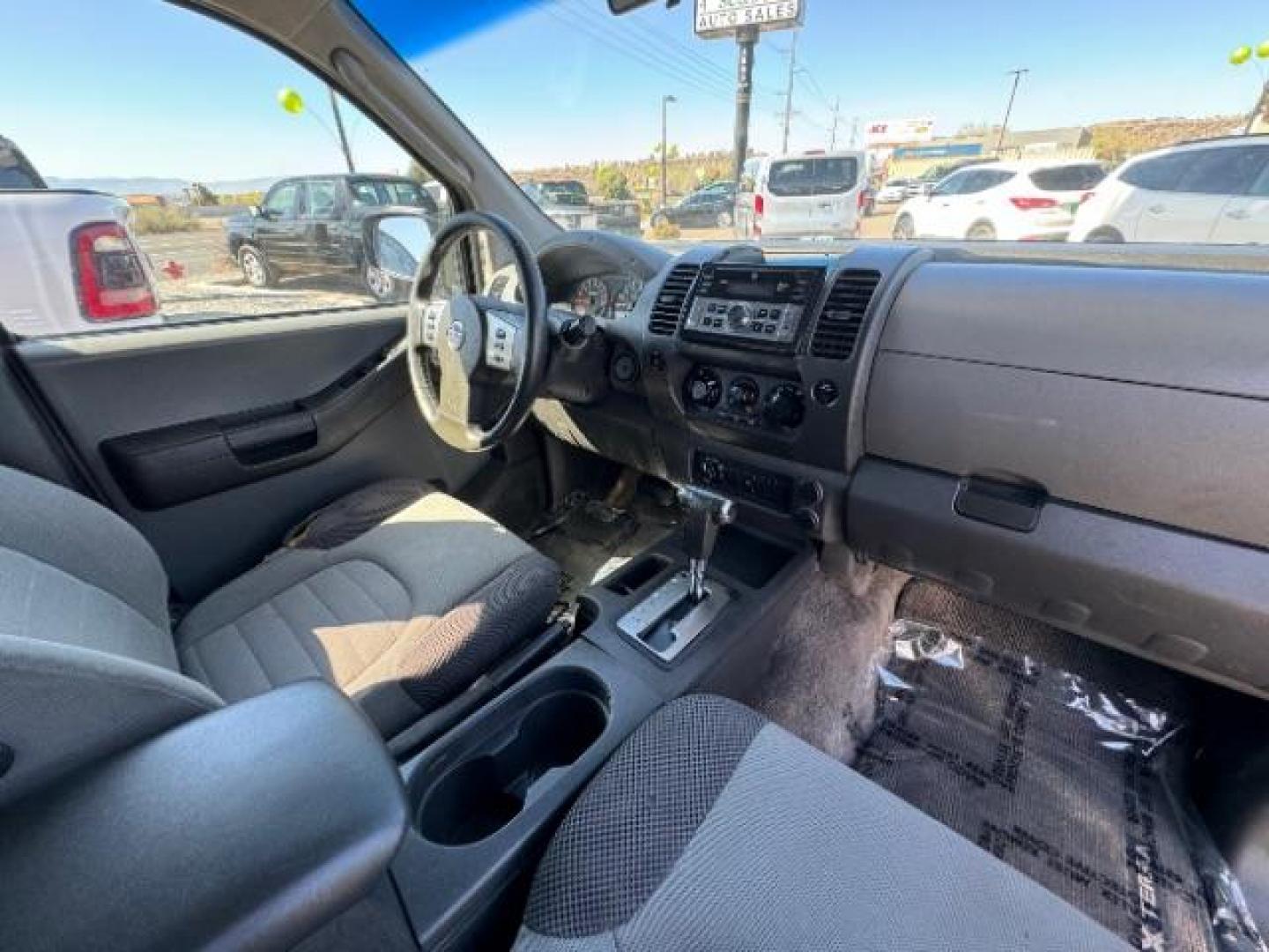 2005 Red Brawn /Desert Cloth Interior Nissan Xterra S 4WD (5N1AN08W55C) with an 4.0L V6 DOHC 24V engine, 5-Speed Automatic transmission, located at 1865 East Red Hills Pkwy, St. George, 84770, (435) 628-0023, 37.120850, -113.543640 - Photo#16