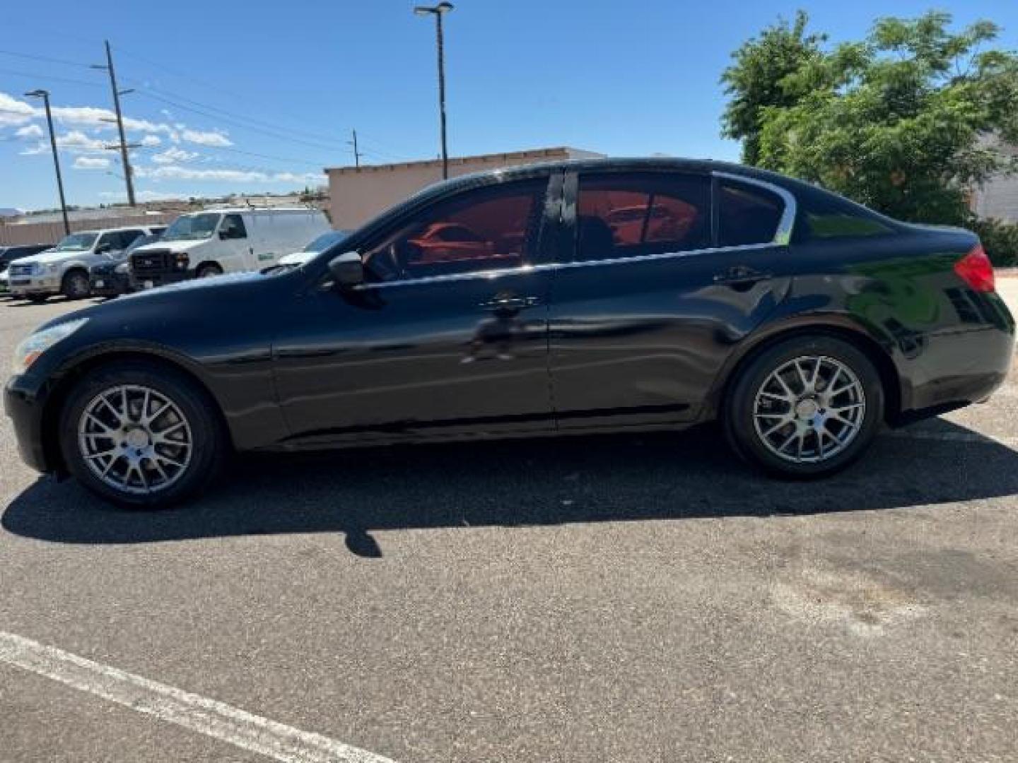 2009 Black Obsidian /Graphite Leather Int Infiniti G Sedan G37 (JNKCV61E39M) with an 3.7L V6 DOHC 24V engine, 5-Speed Automatic transmission, located at 1865 East Red Hills Pkwy, St. George, 84770, (435) 628-0023, 37.120850, -113.543640 - We specialize in helping ALL people get the best financing available. No matter your credit score, good, bad or none we can get you an amazing rate. Had a bankruptcy, divorce, or repossessions? We give you the green light to get your credit back on the road. Low down and affordable payments that fit - Photo#3